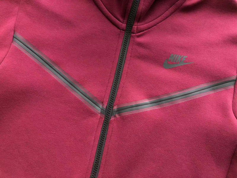 NIKE TECH FLEECE HOODIE x BURGUNDY - Phantom Kicks