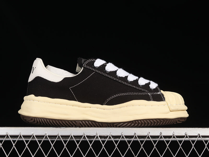 MAISON MIHARA YASUHIRO BLAKEY OG SOLE LEATHER LOW BEIGE BLACK - Phantom Kicks
