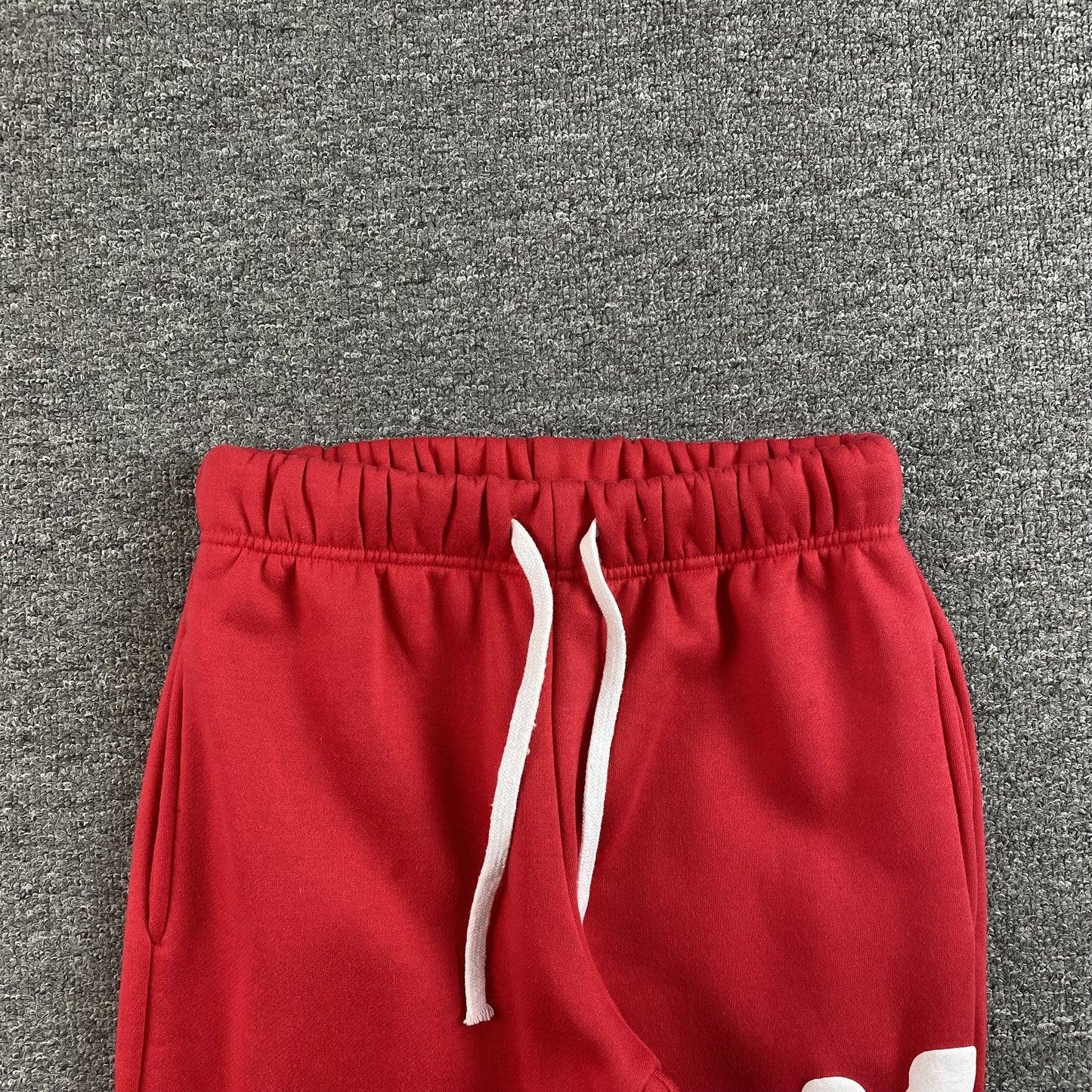 SYNA WORLD SWEATPANTS RED - Phantom Kicks