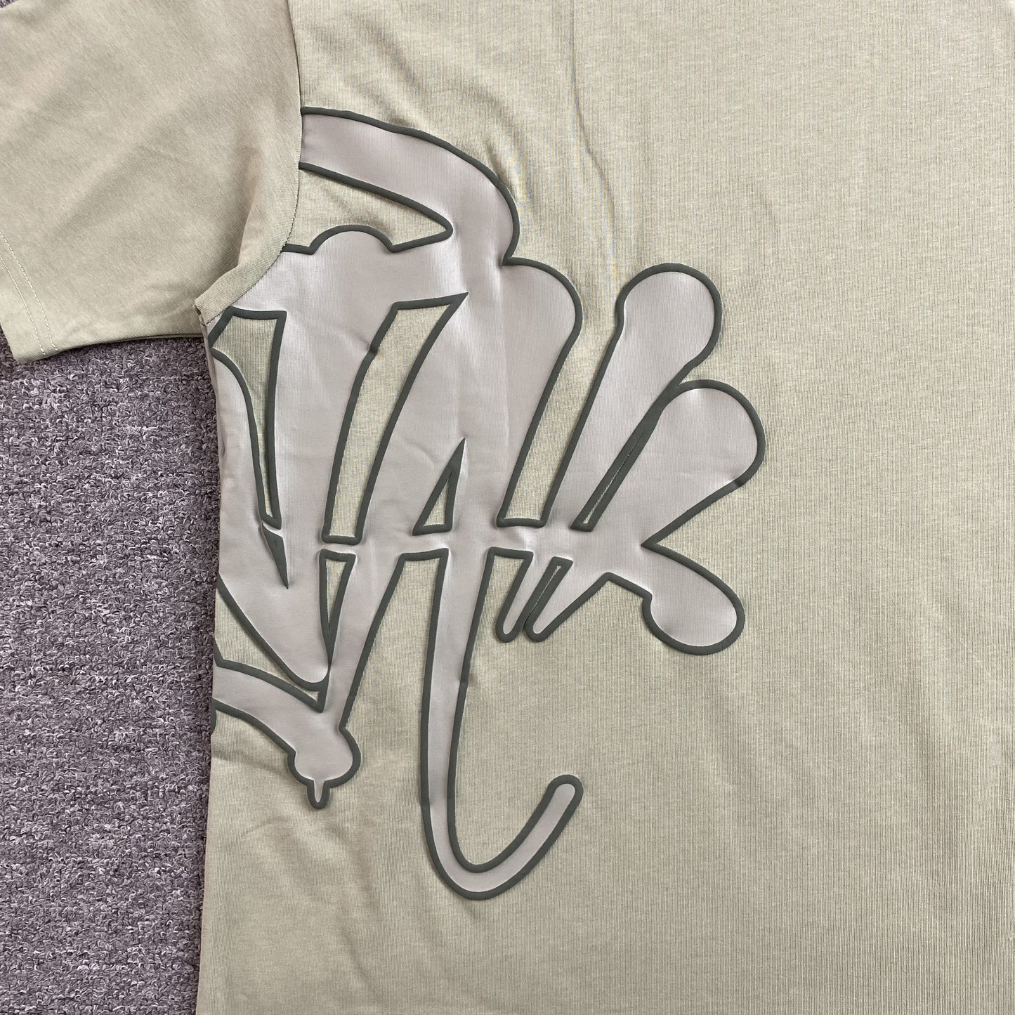 SYNA WORLD T-SHIRT SAGE - Phantom Kicks