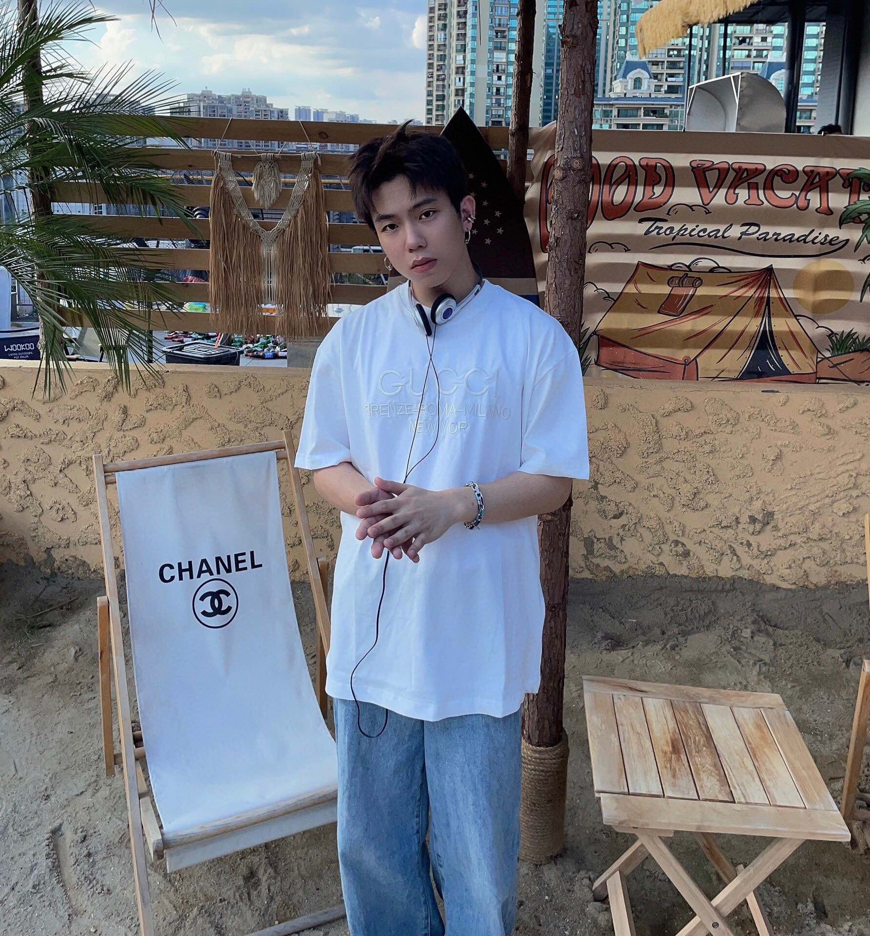 Gucci T-shirt with Embroidered Cities - Phantom Kicks