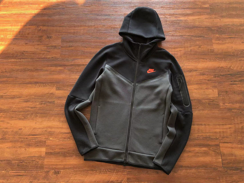 NIKE TECH FLEECE HOODIE x BLACK/DARK SMOKE GREY - Phantom Kicks