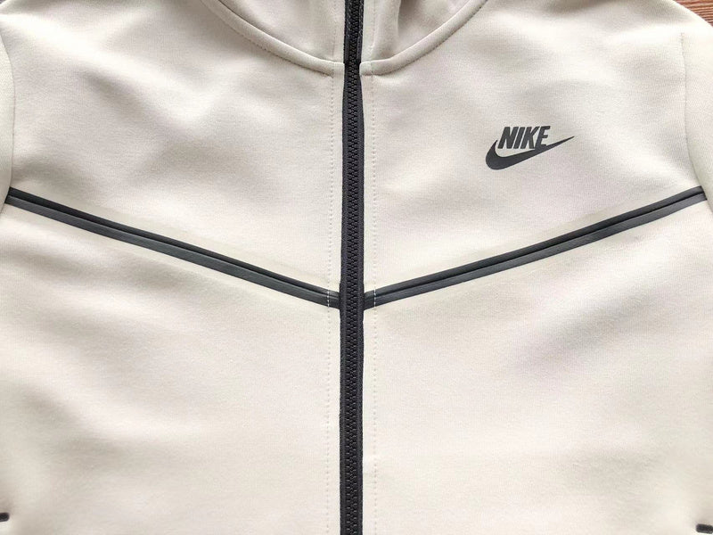 NIKE TECH FLEECE HOODIE x CREAMY WHITE - Phantom Kicks