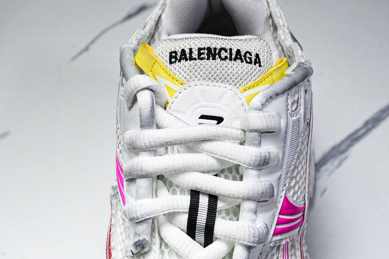 BALENCIAGA RUNNER x WHITE MULTICOLOR - Phantom Kicks