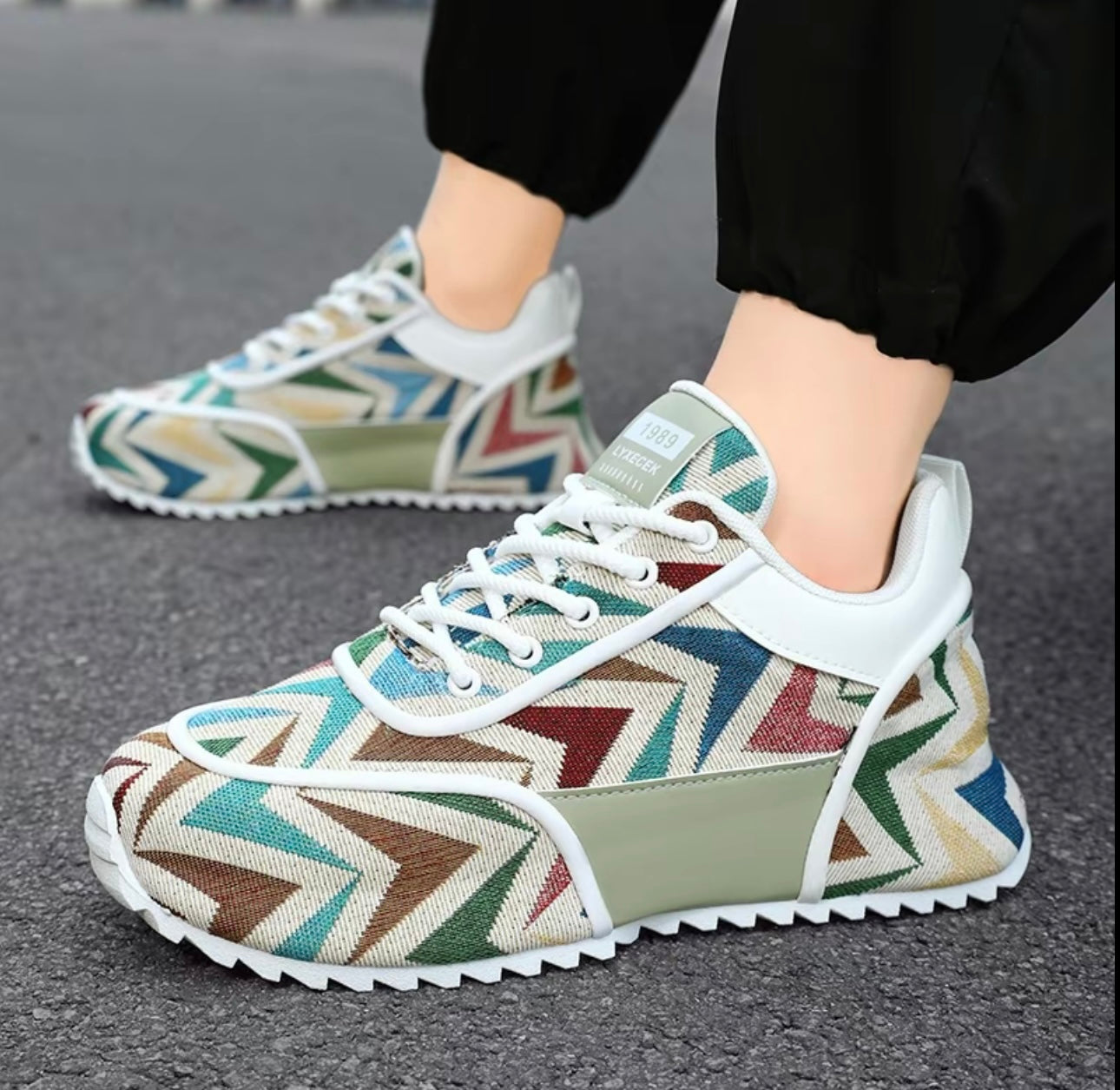 Men's fashionable running shoes are breathable, lightweight, comfortable, thick soled, elastic, casual sports shoes, wear-resistant, anti slip, strong traction, trendy basketball shoes - Phantom Kicks
