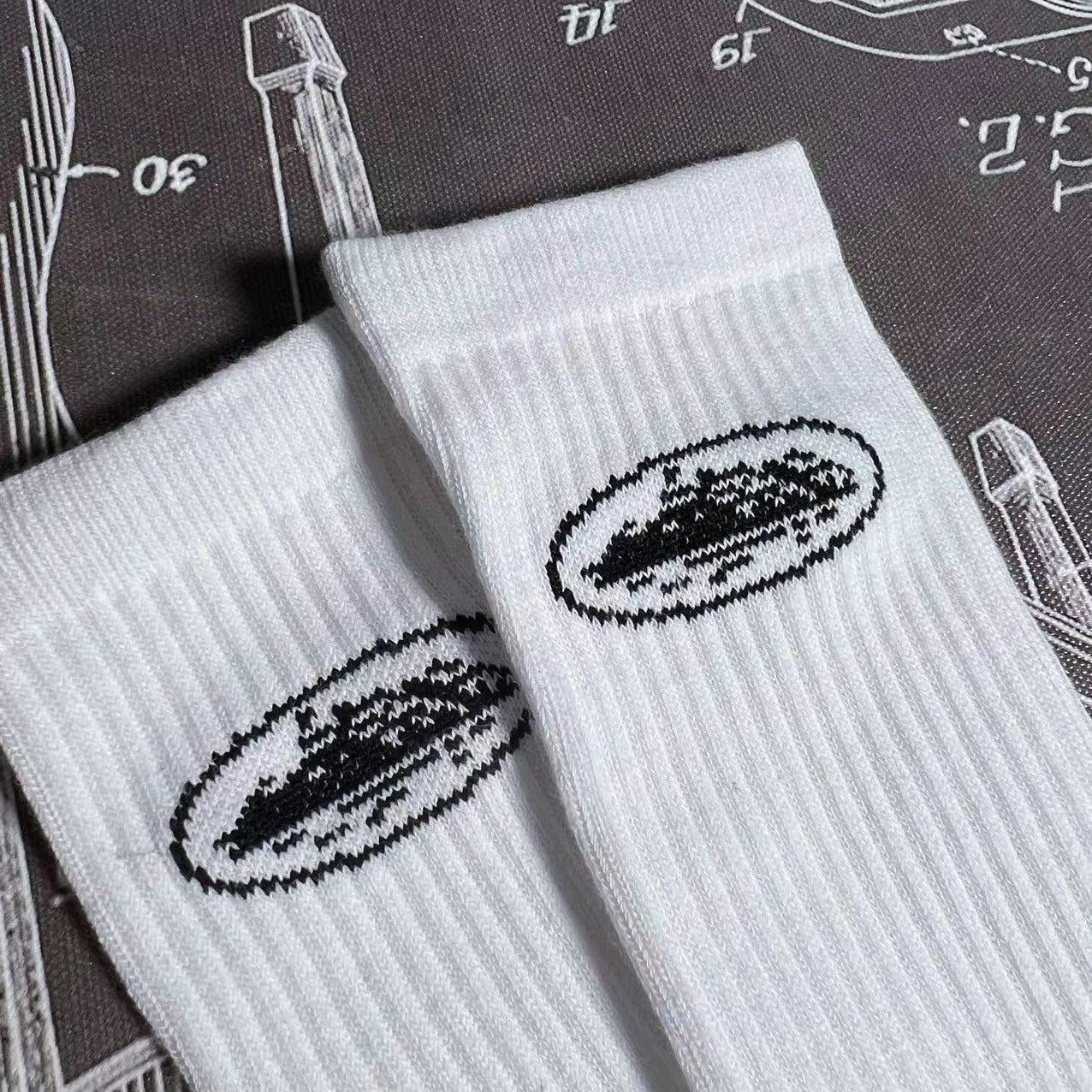CORTEIZ ALCATRAZ SOCKS WHITE - Phantom Kicks