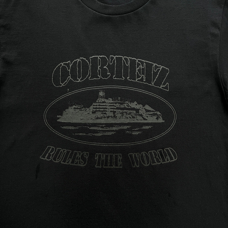 CORTEIZ OG ALCATRAZ TEE TRIPLE BLACK - Phantom Kicks