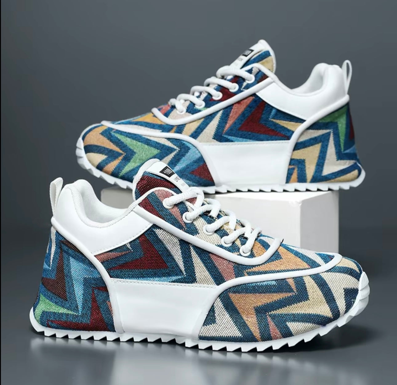 Men's fashionable running shoes are breathable, lightweight, comfortable, thick soled, elastic, casual sports shoes, wear-resistant, anti slip, strong traction, trendy basketball shoes - Phantom Kicks