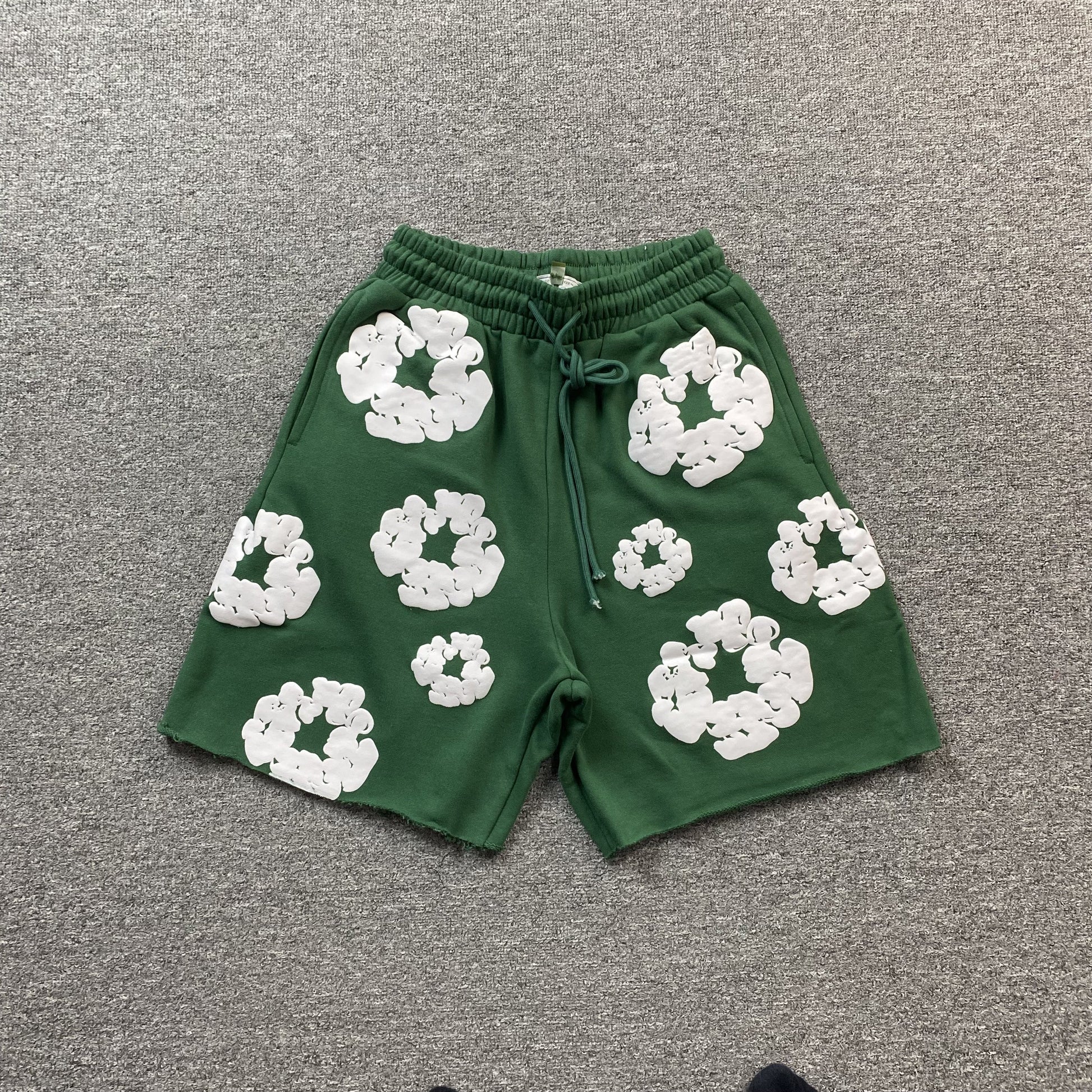 DENIM TEARS COTTON WREATH SHORTS GREEN - Phantom Kicks