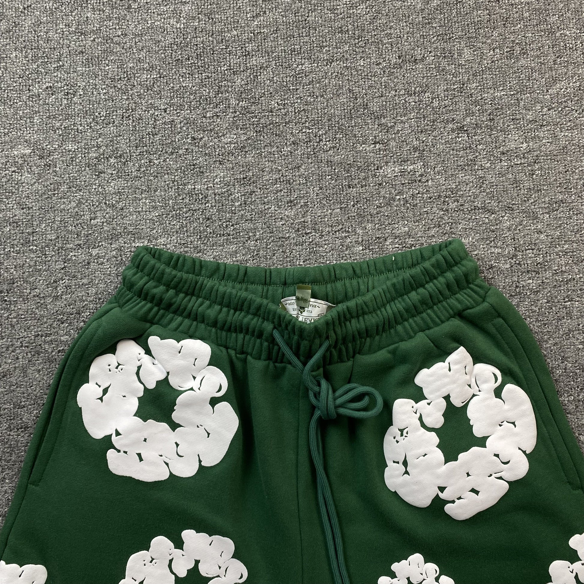 DENIM TEARS COTTON WREATH SHORTS GREEN - Phantom Kicks