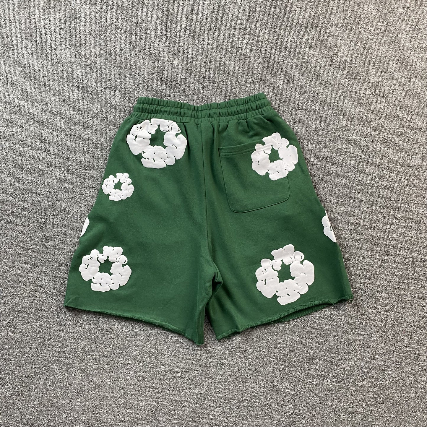 DENIM TEARS COTTON WREATH SHORTS GREEN - Phantom Kicks