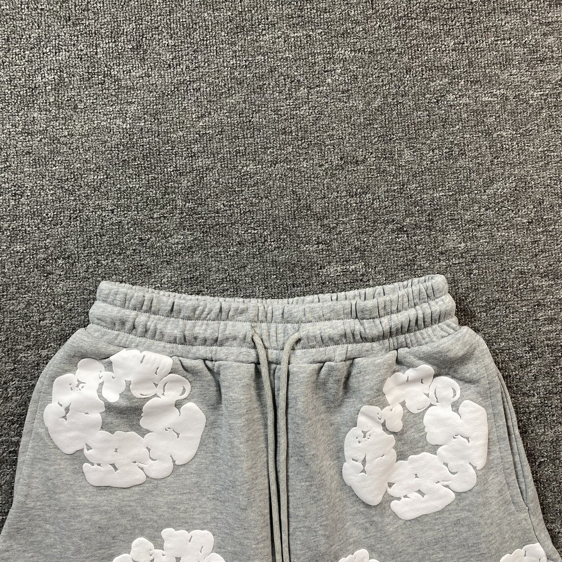 DENIM TEARS COTTON WREATH SHORTS GREY - Phantom Kicks