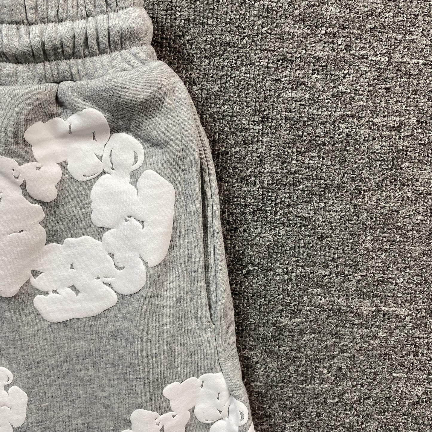 DENIM TEARS COTTON WREATH SHORTS GREY - Phantom Kicks