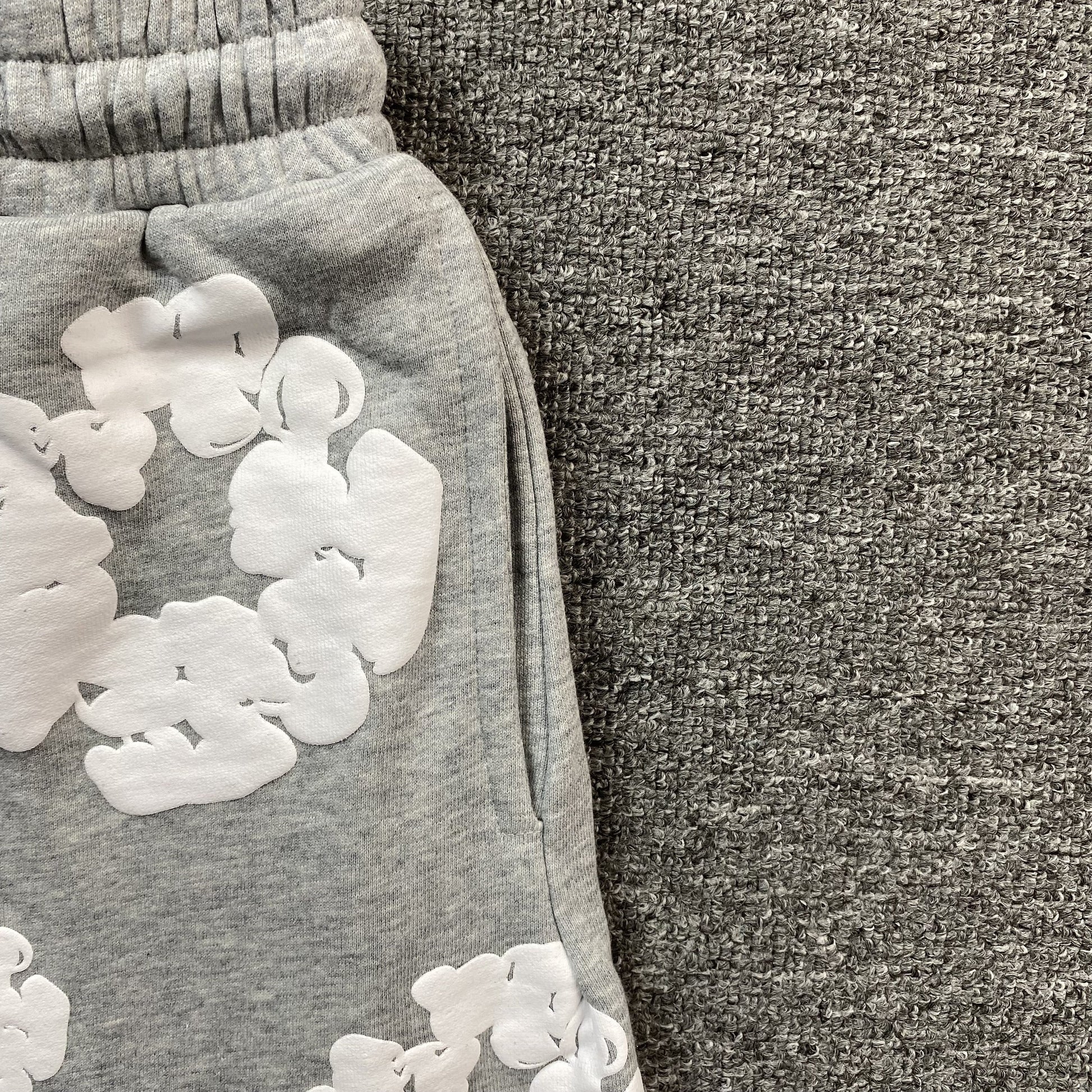 DENIM TEARS COTTON WREATH SHORTS GREY - Phantom Kicks