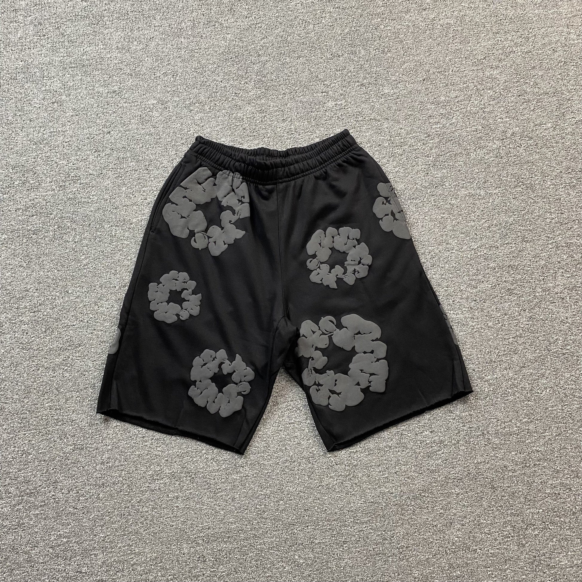 DENIM TEARS COTTON WREATH SHORTS MONOCHROME BLACK - Phantom Kicks