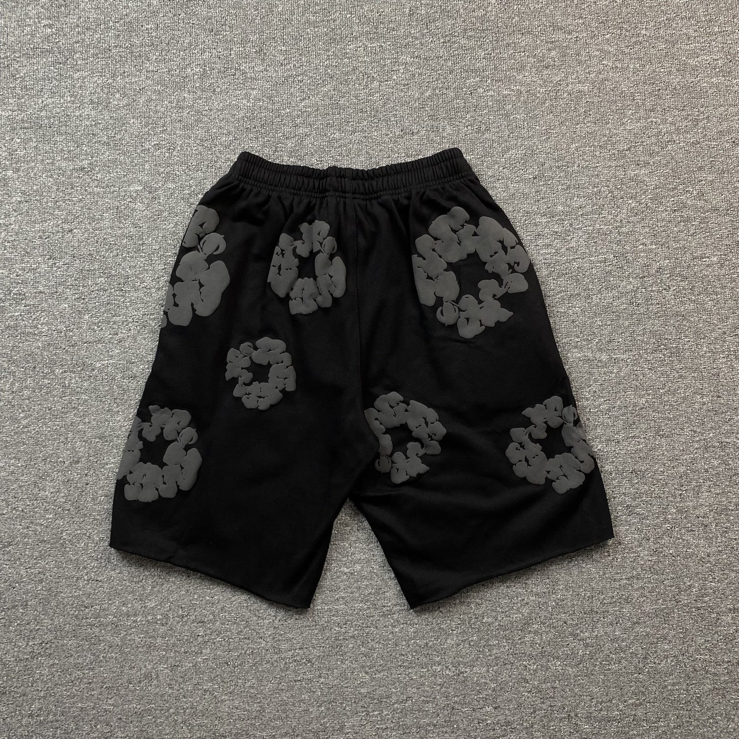 DENIM TEARS COTTON WREATH SHORTS MONOCHROME BLACK - Phantom Kicks