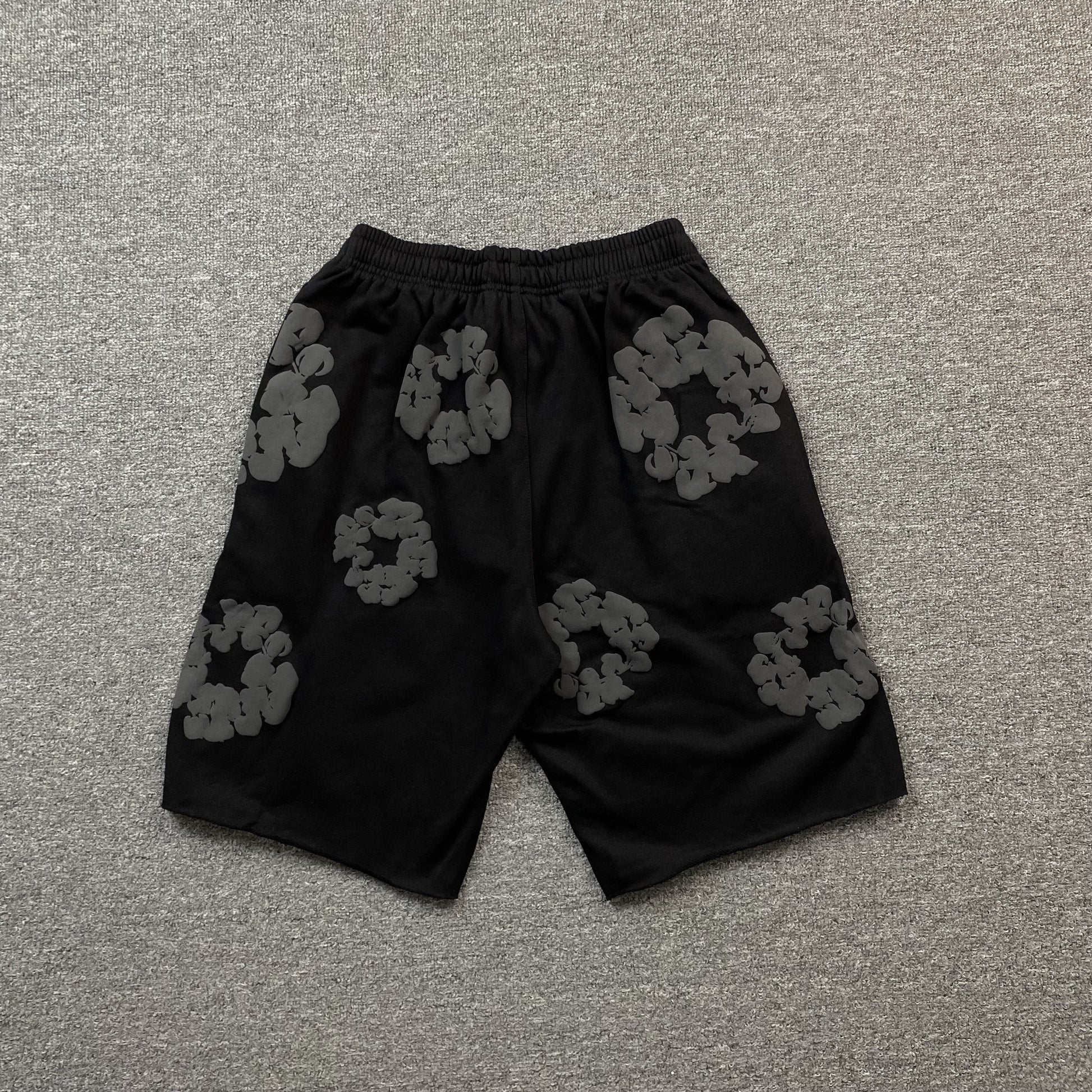 DENIM TEARS COTTON WREATH SHORTS MONOCHROME BLACK - Phantom Kicks
