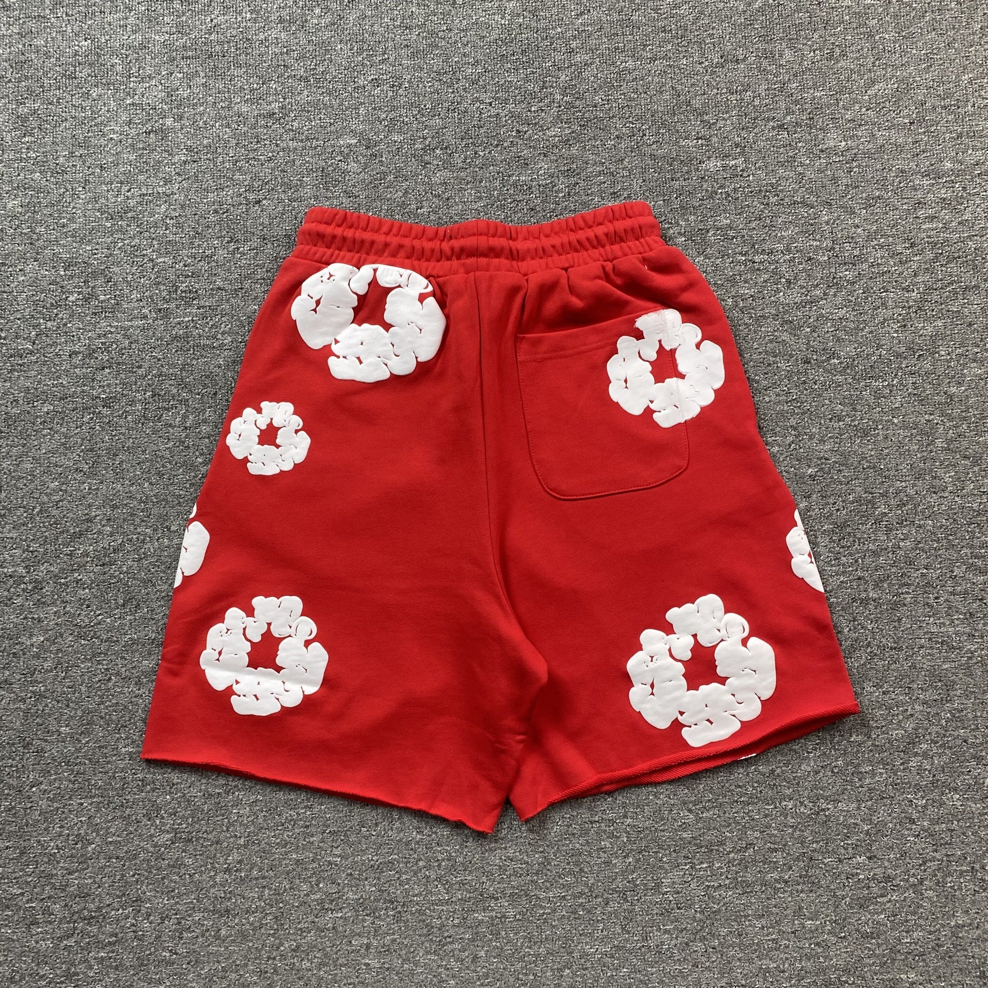 DENIM TEARS COTTON WREATH SHORTS RED - Phantom Kicks