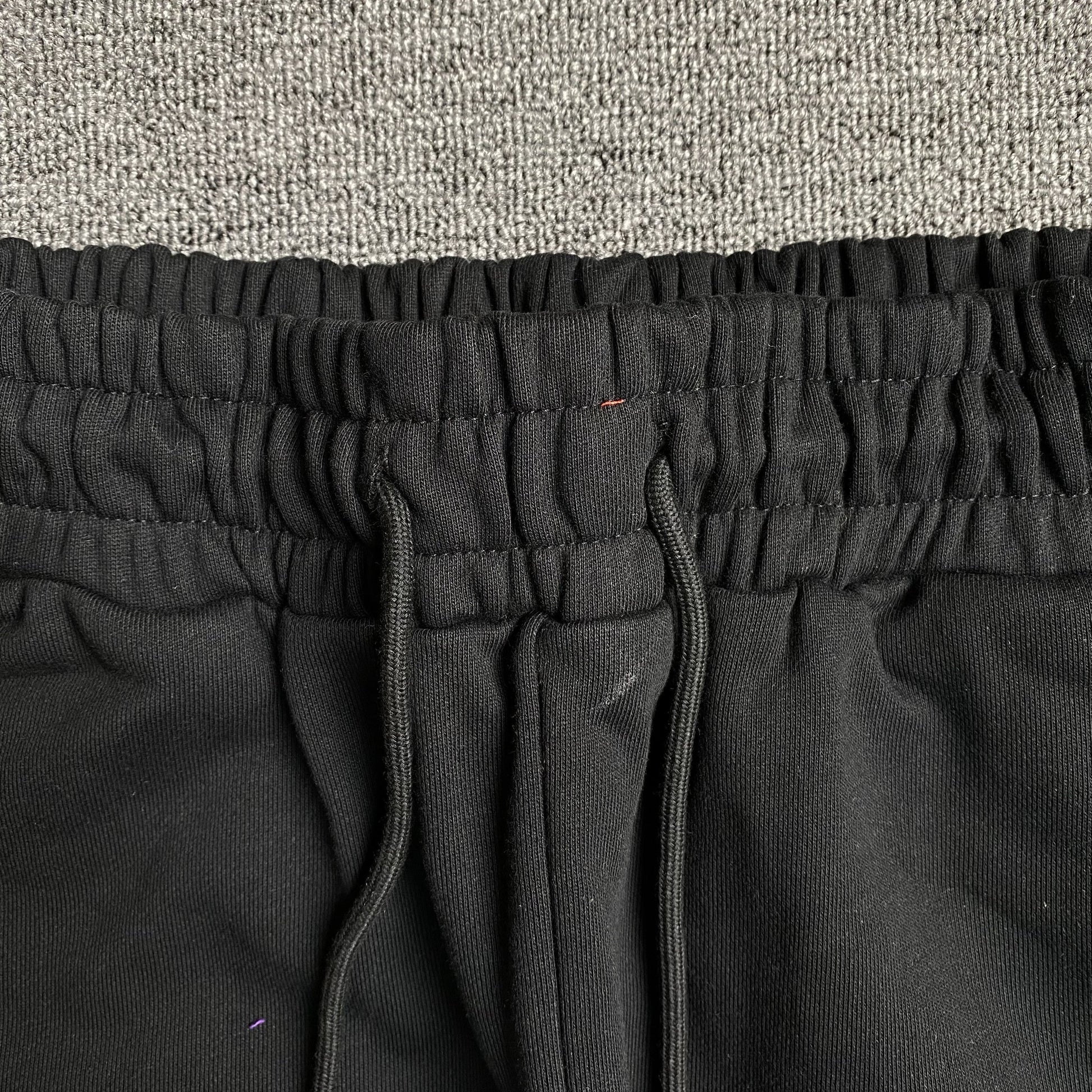 DENIM TEARS COTTON WREATH SWEATPANTS BLACK - Phantom Kicks