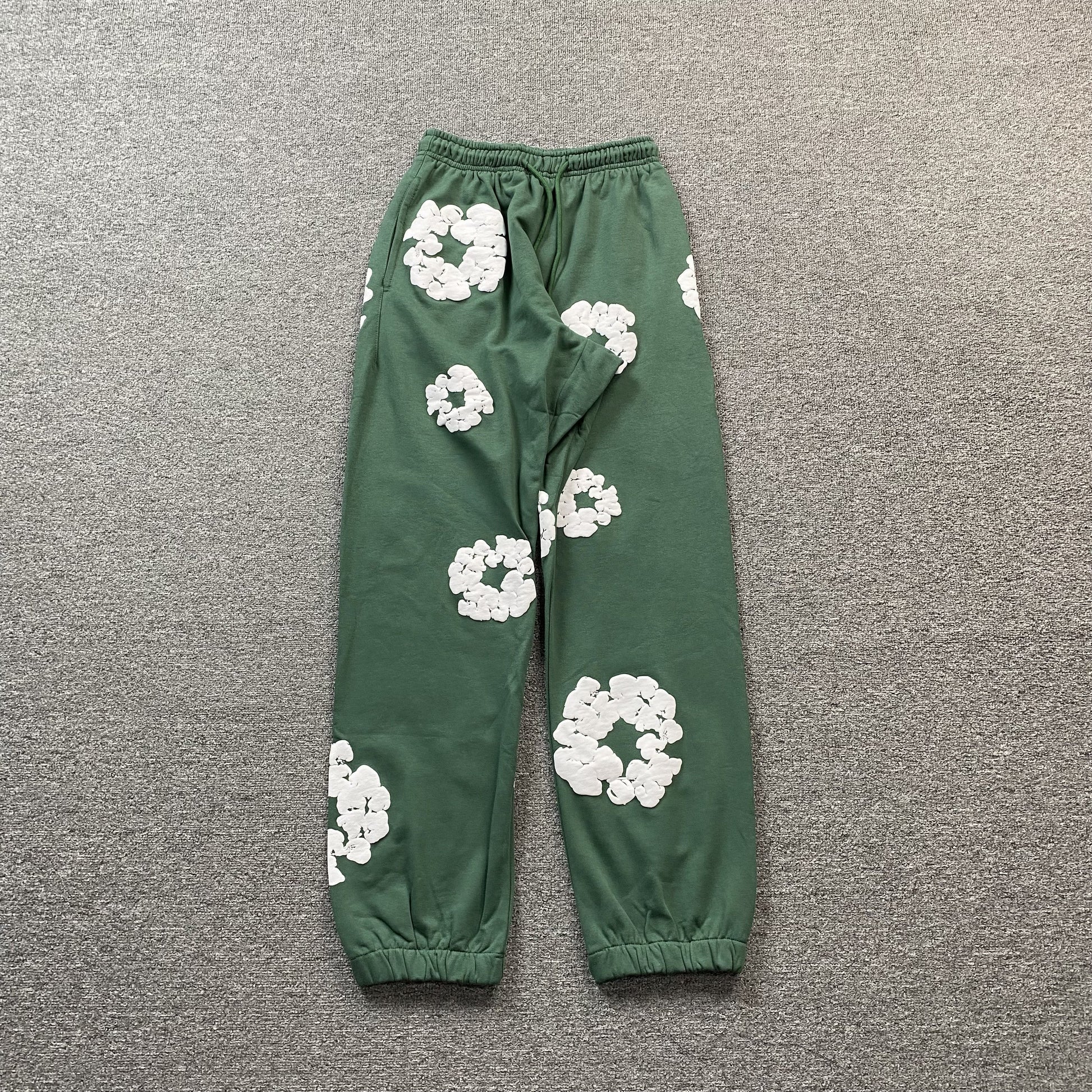 DENIM TEARS COTTON WREATH SWEATPANTS GREEN - Phantom Kicks