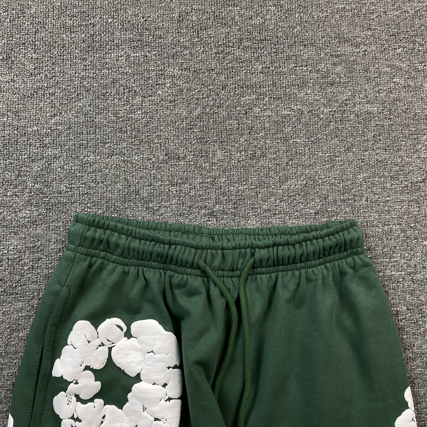 DENIM TEARS COTTON WREATH SWEATPANTS GREEN - Phantom Kicks