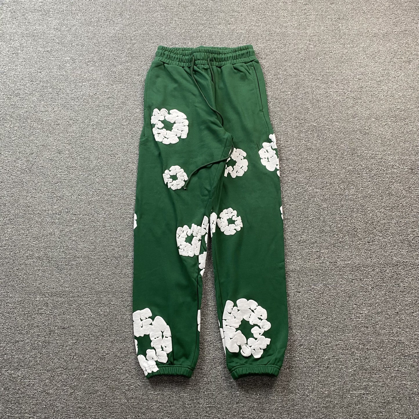 DENIM TEARS COTTON WREATH SWEATPANTS DARK GREEN - Phantom Kicks