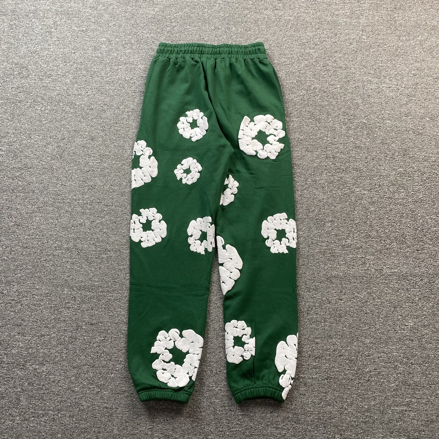 DENIM TEARS COTTON WREATH SWEATPANTS DARK GREEN - Phantom Kicks