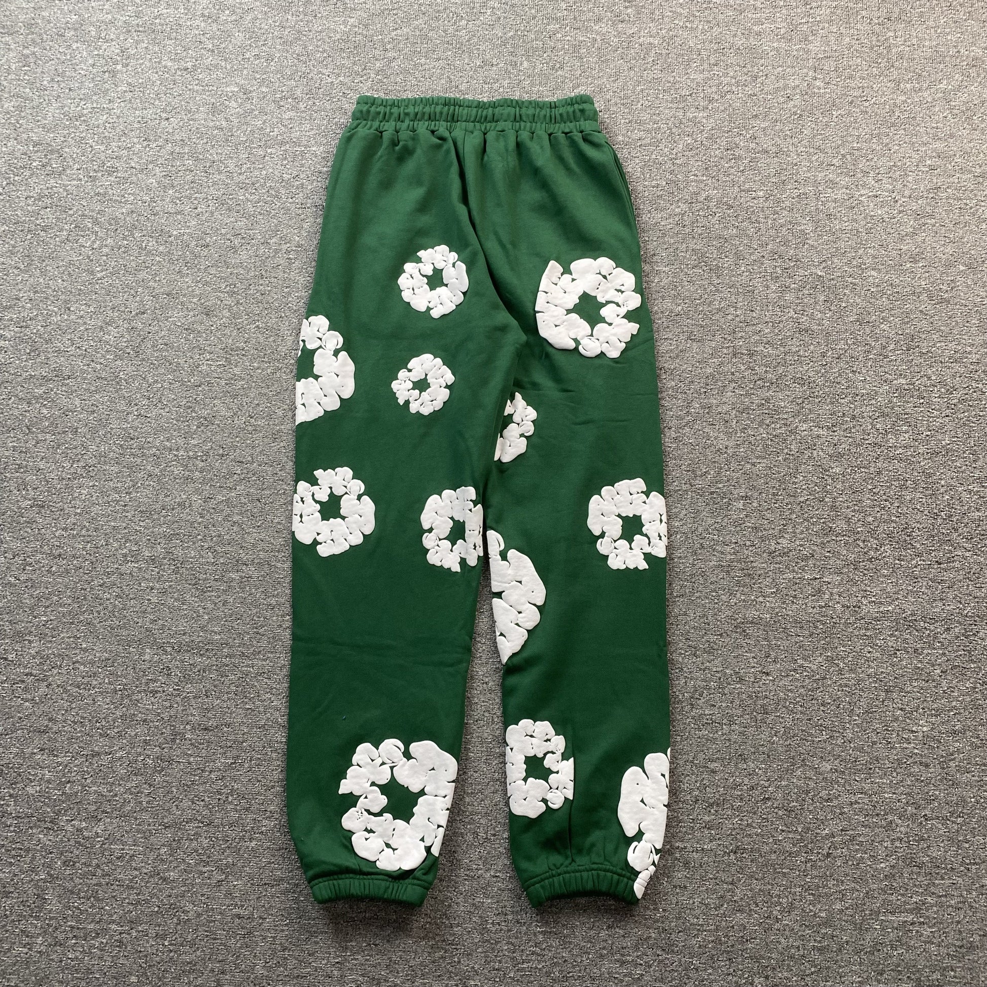 DENIM TEARS COTTON WREATH SWEATPANTS DARK GREEN - Phantom Kicks