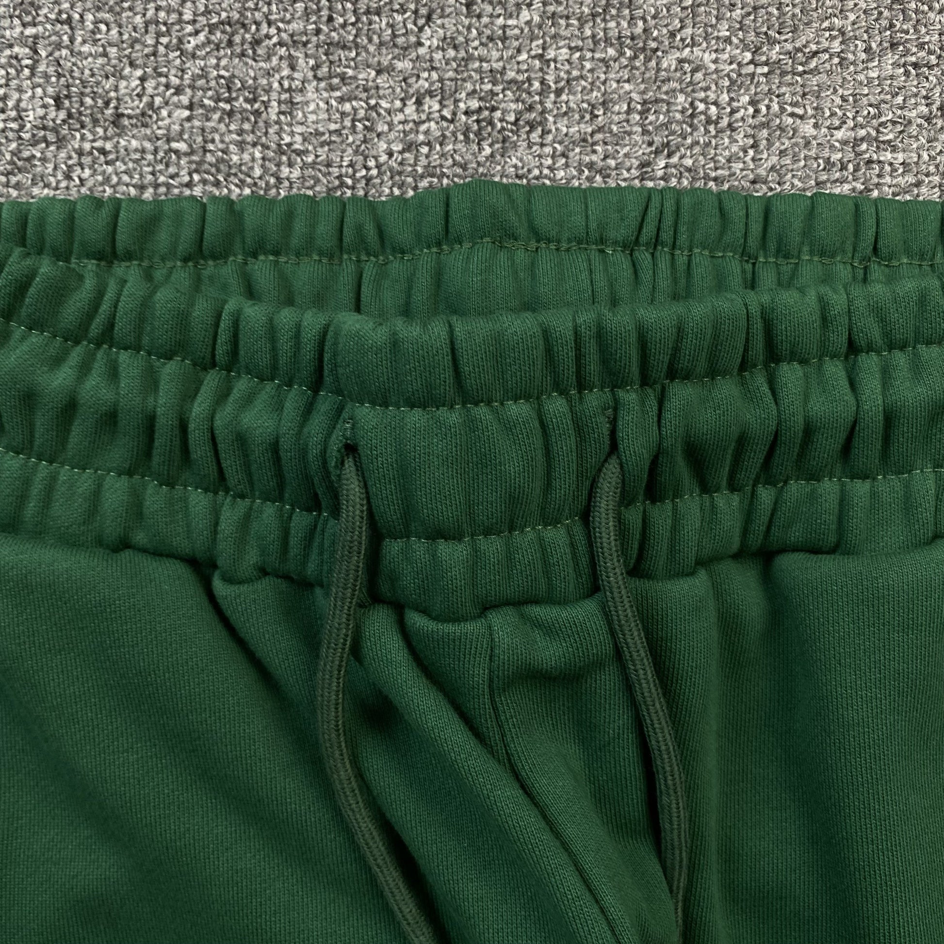 DENIM TEARS COTTON WREATH SWEATPANTS DARK GREEN - Phantom Kicks