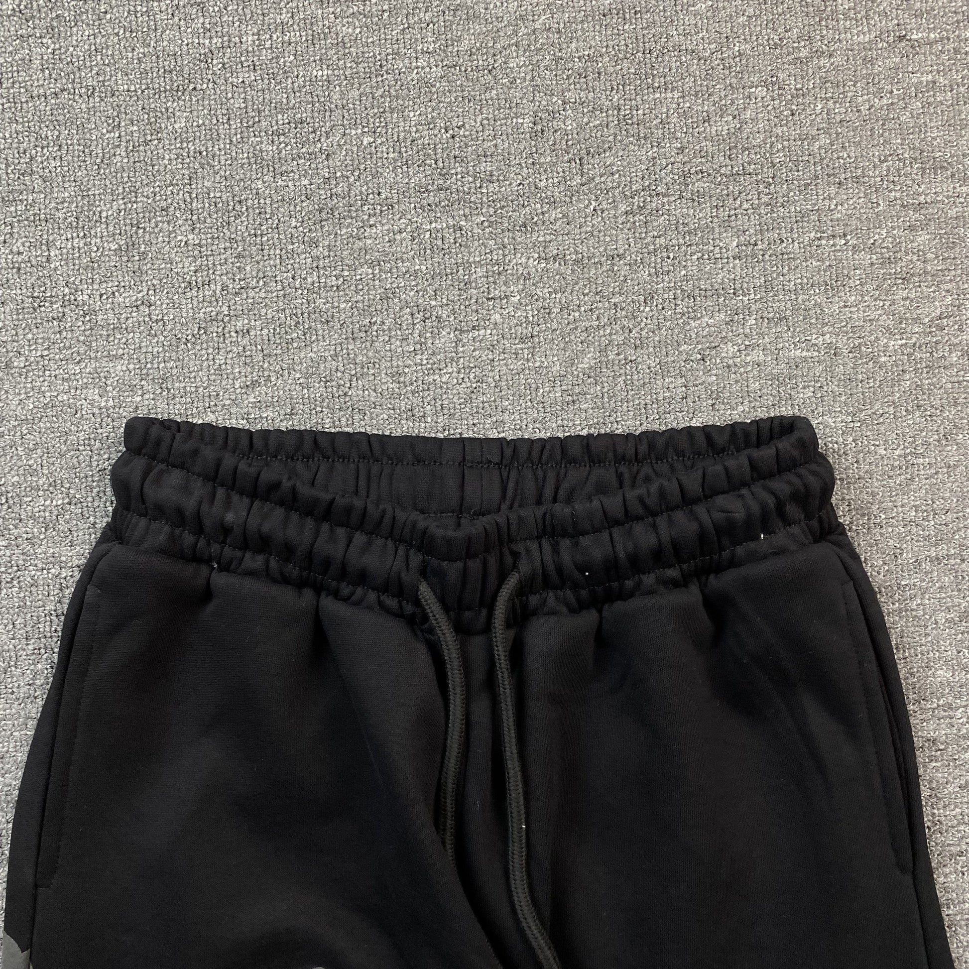 DENIM TEARS COTTON WREATH SWEATPANTS MONOCHROME BLACK - Phantom Kicks