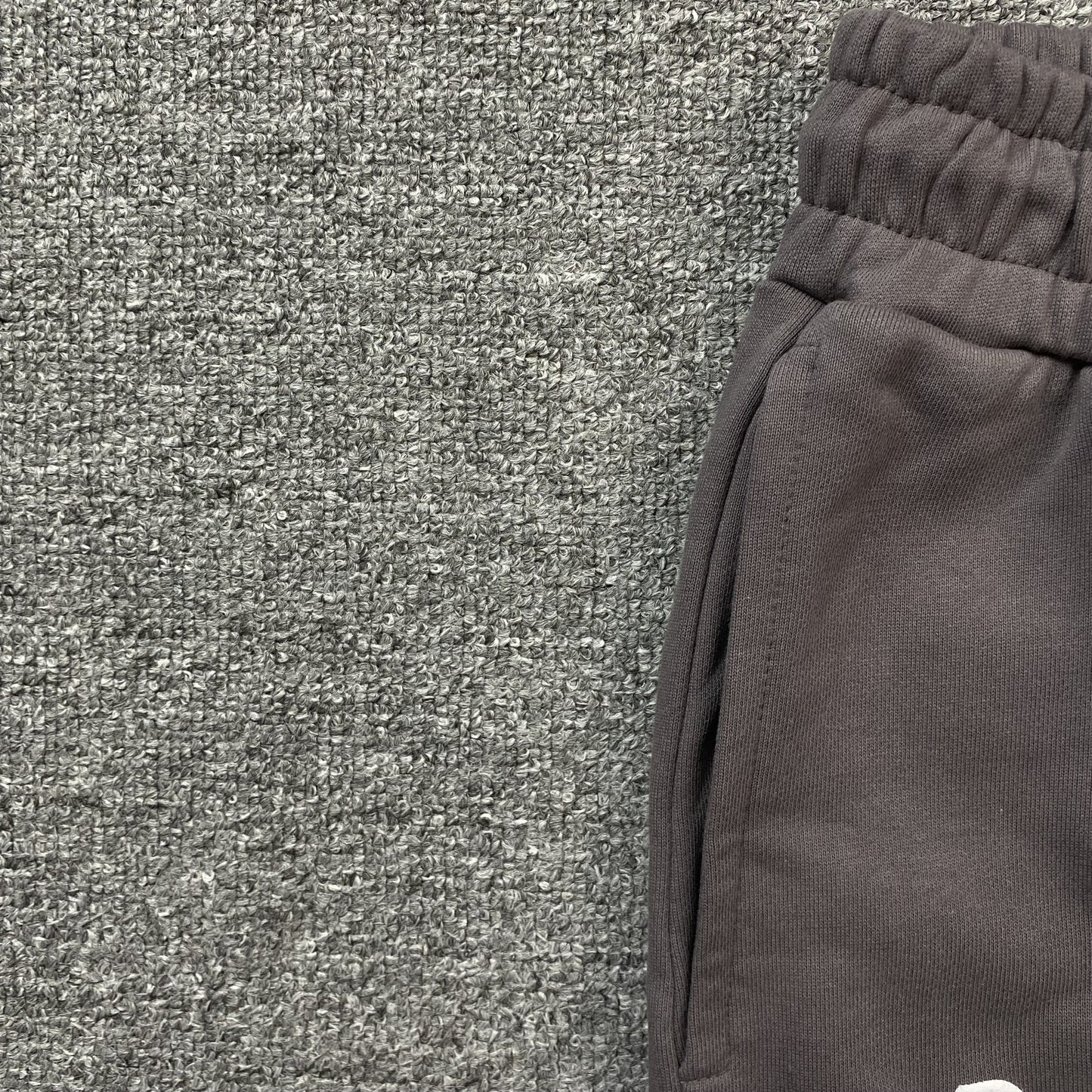 DENIM TEARS COTTON WREATH SWEATPANTS OLIVE - Phantom Kicks