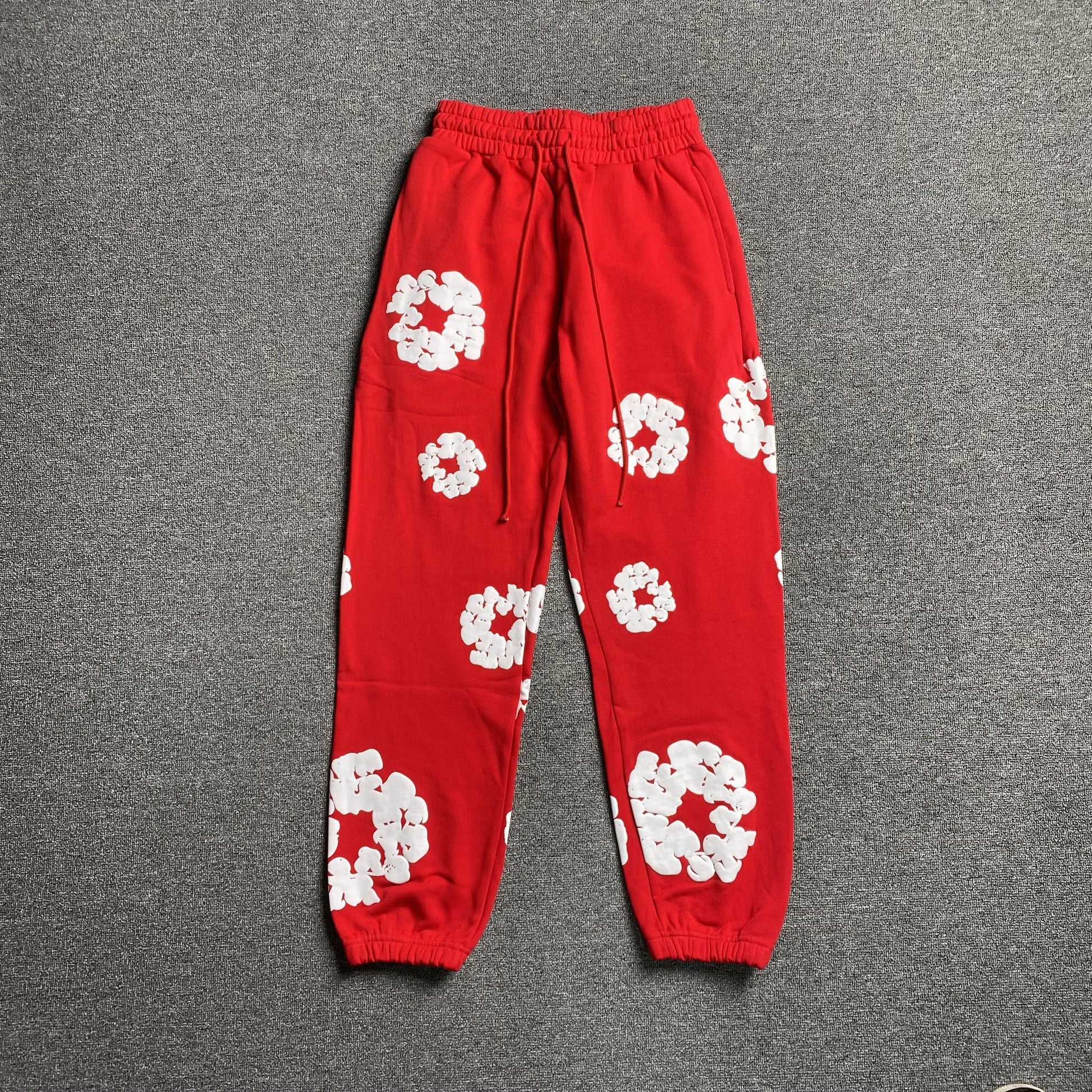 DENIM TEARS COTTON WREATH SWEATPANTS RED - Phantom Kicks