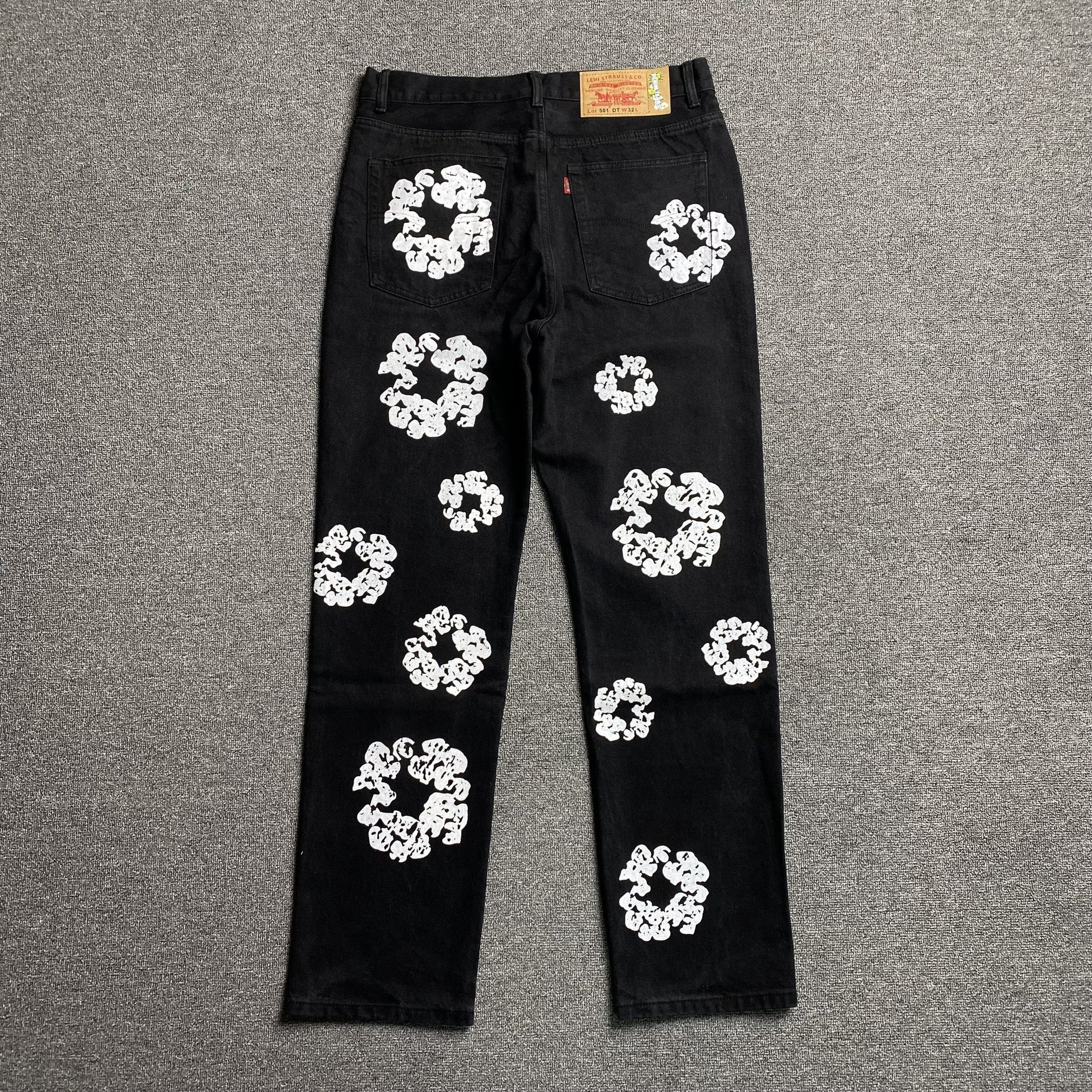 DENIM TEARS x LEVI'S COTTON WREATH JEANS BLACK - Phantom Kicks