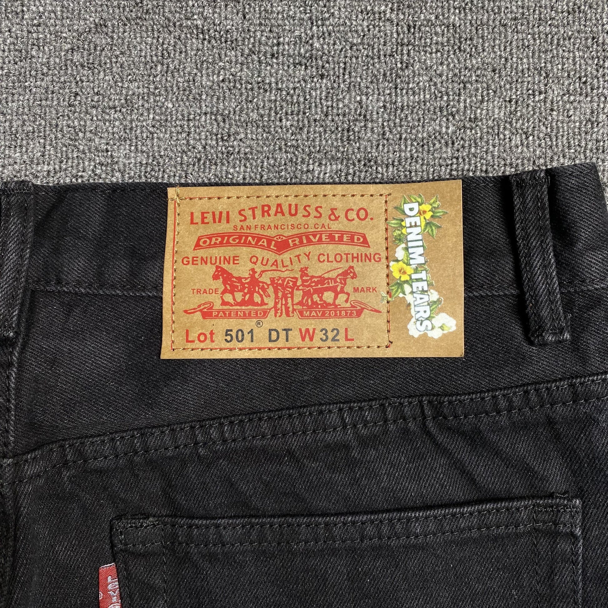 DENIM TEARS x LEVI'S COTTON WREATH JEANS BLACK - Phantom Kicks