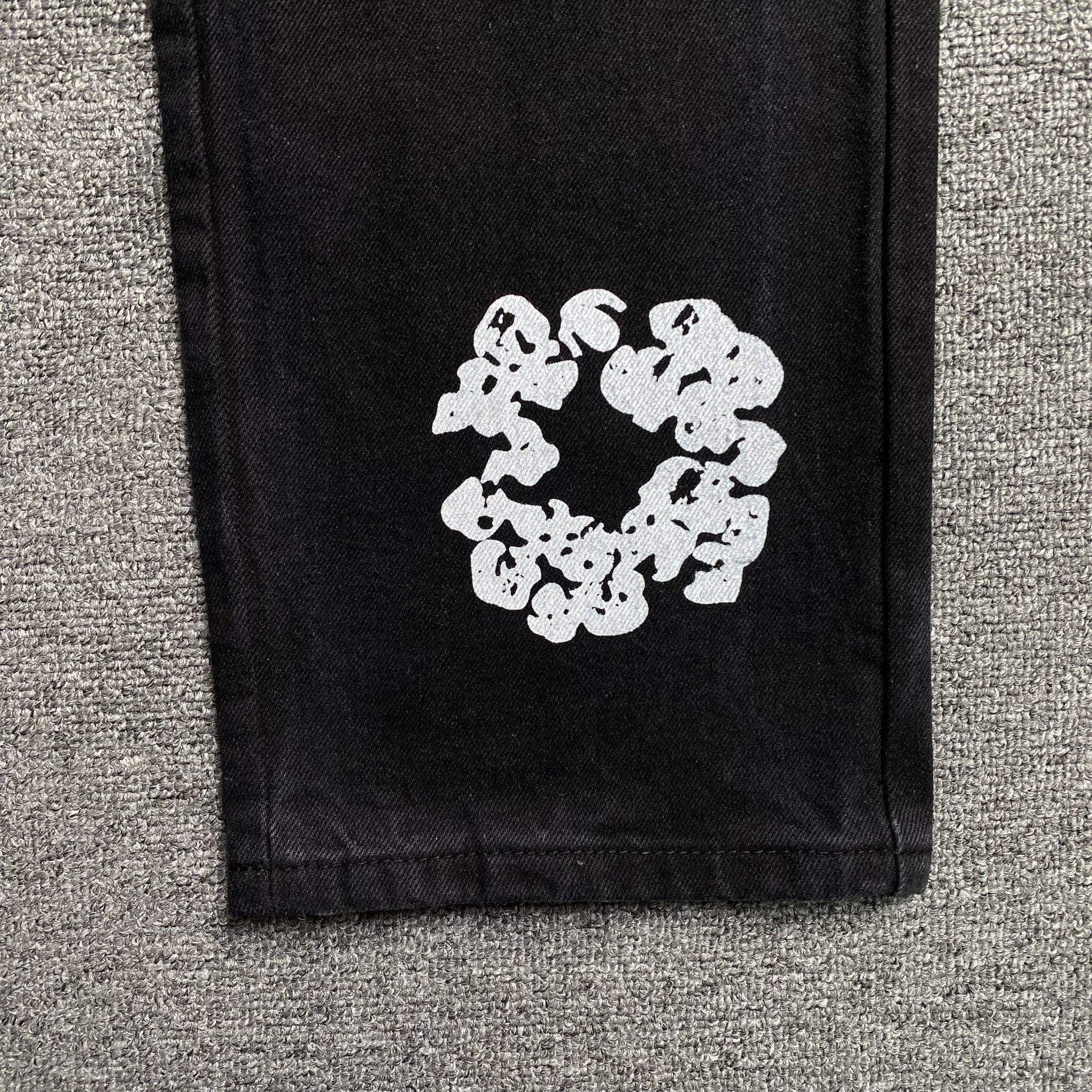 DENIM TEARS x LEVI'S COTTON WREATH JEANS BLACK - Phantom Kicks