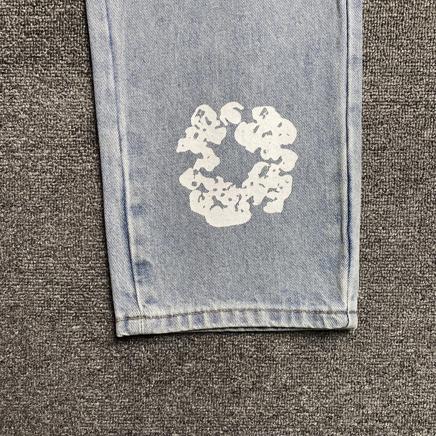 DENIM TEARS x LEVI'S COTTON WREATH JEANS LIGHT WASH - Phantom Kicks