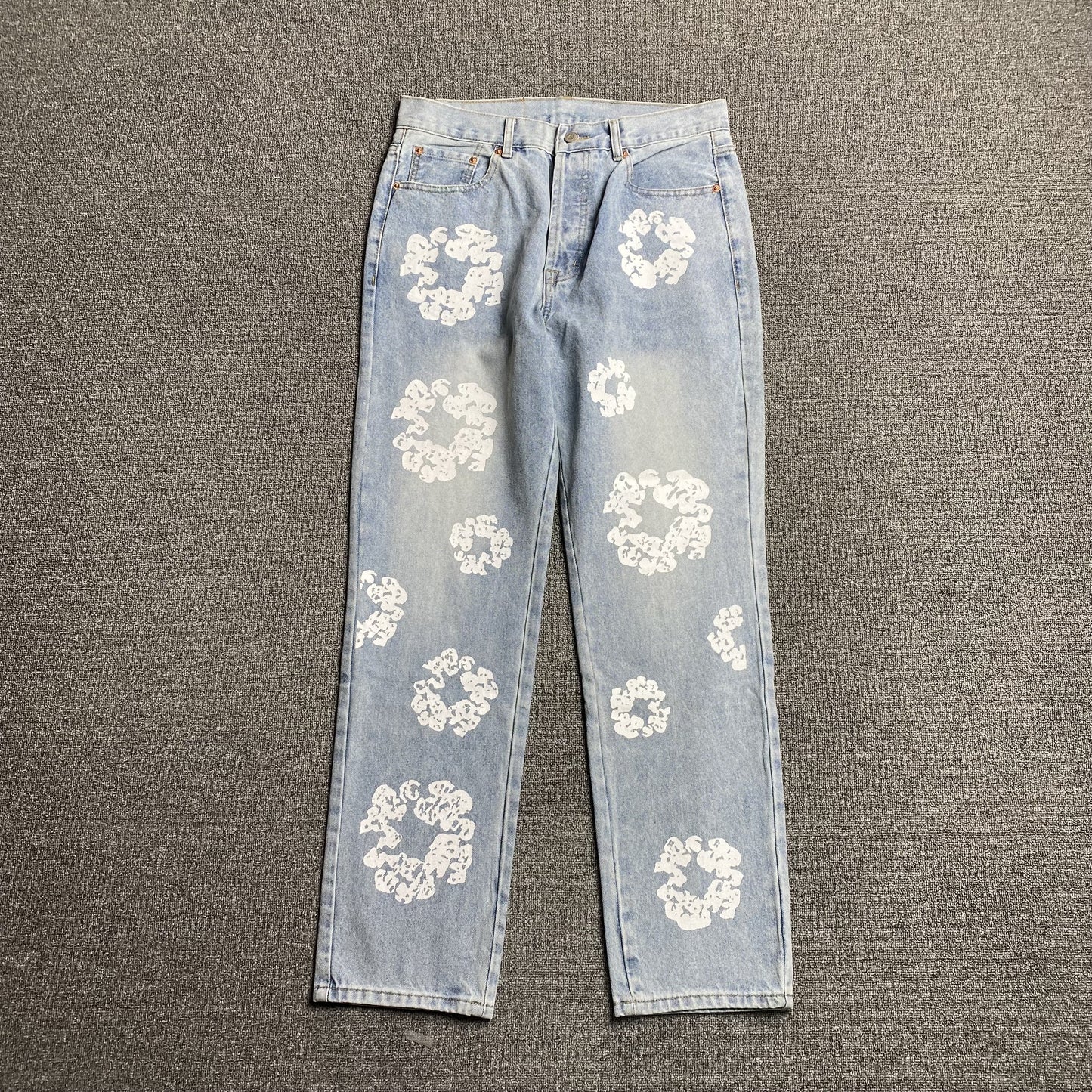 DENIM TEARS x LEVI'S COTTON WREATH JEANS LIGHT WASH - Phantom Kicks