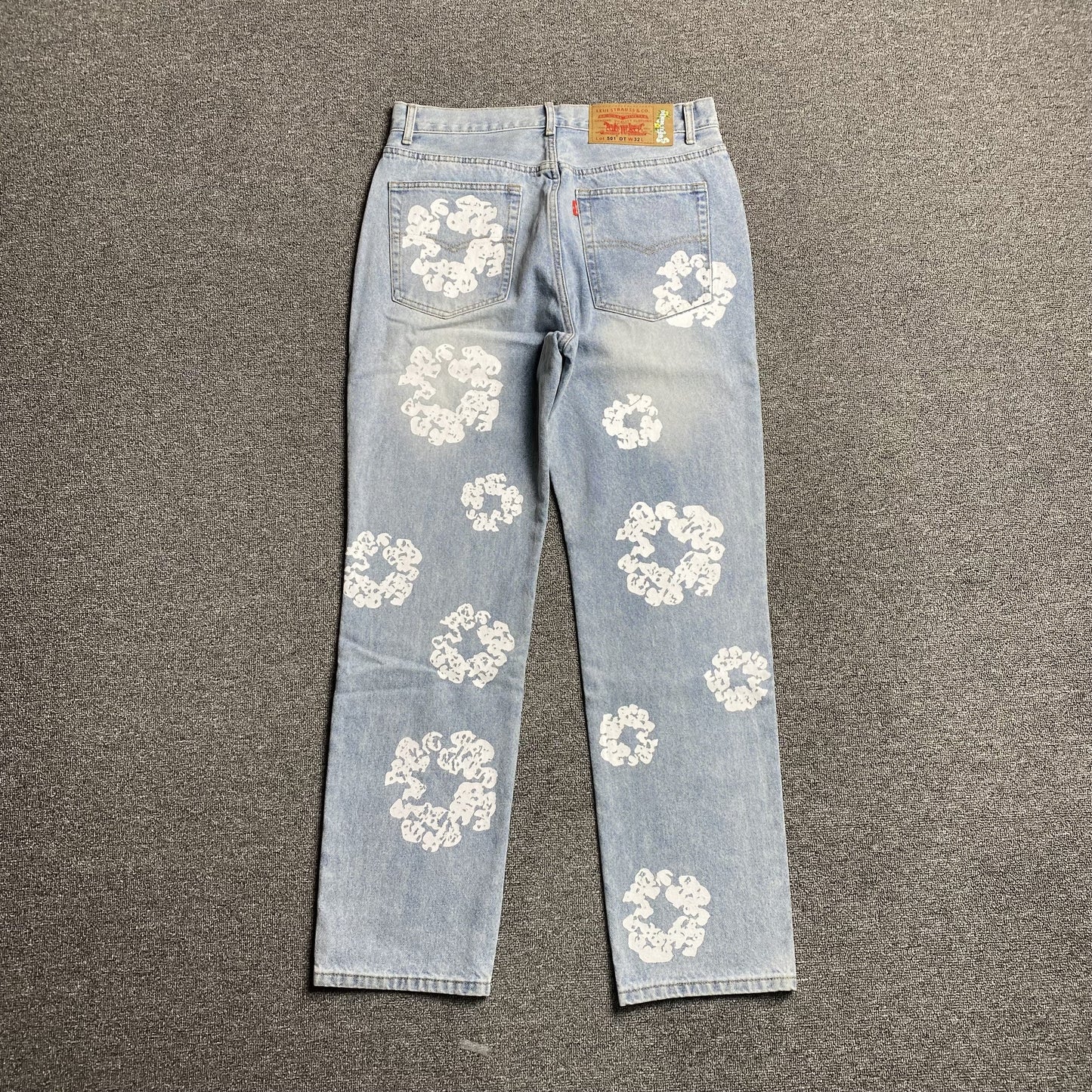 DENIM TEARS x LEVI'S COTTON WREATH JEANS LIGHT WASH - Phantom Kicks
