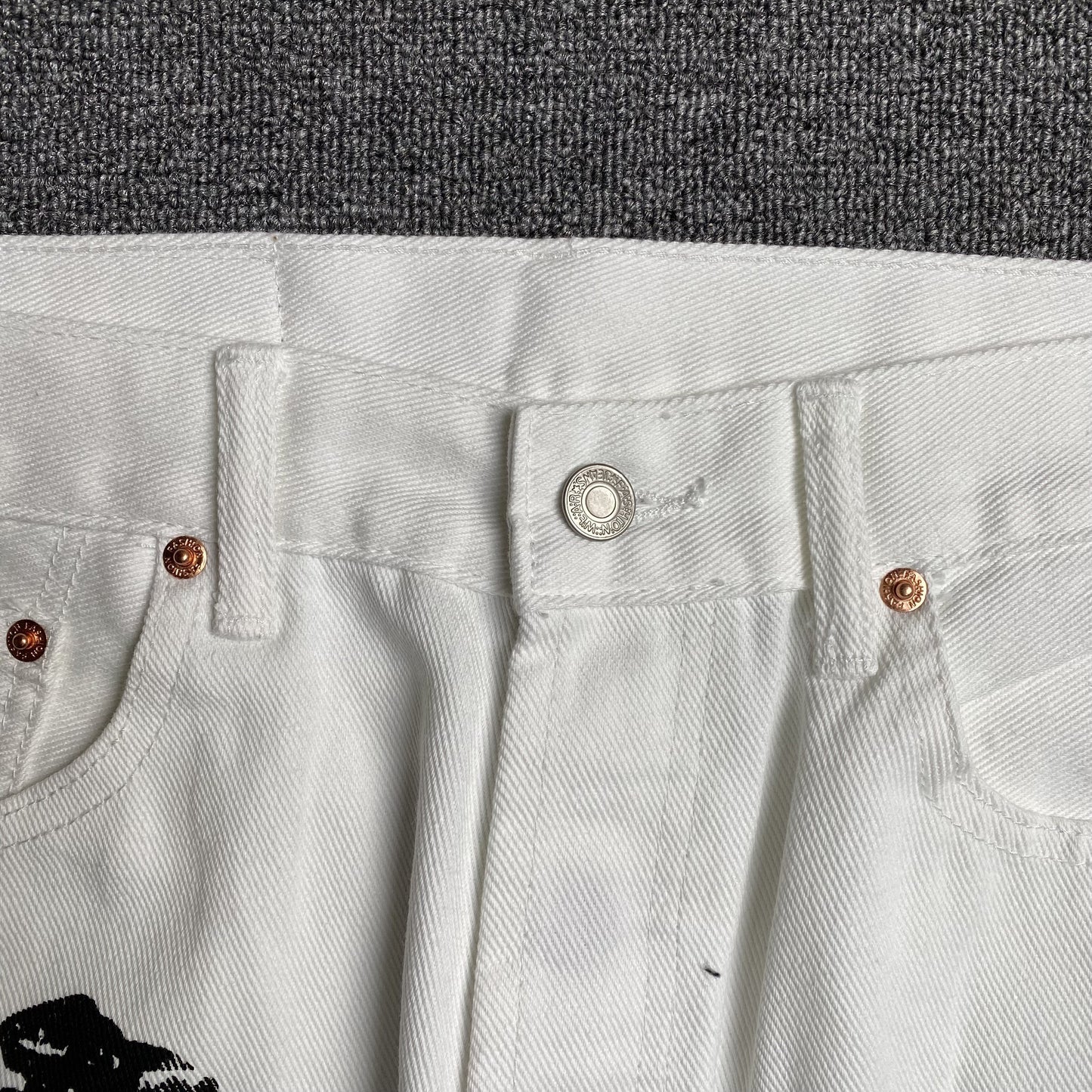 DENIM TEARS x LEVI'S COTTON WREATH JEANS WHITE - Phantom Kicks