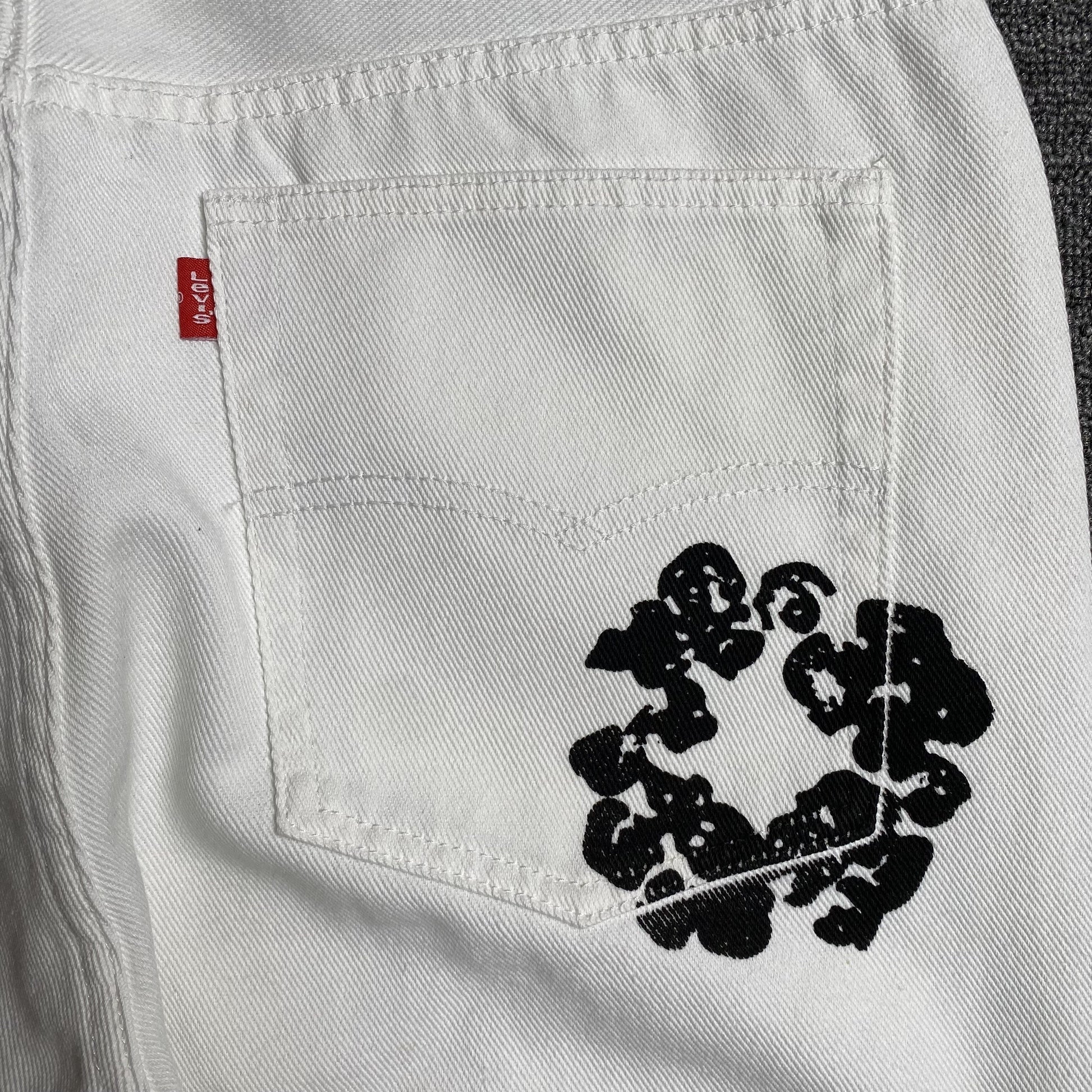 DENIM TEARS x LEVI'S COTTON WREATH JEANS WHITE - Phantom Kicks