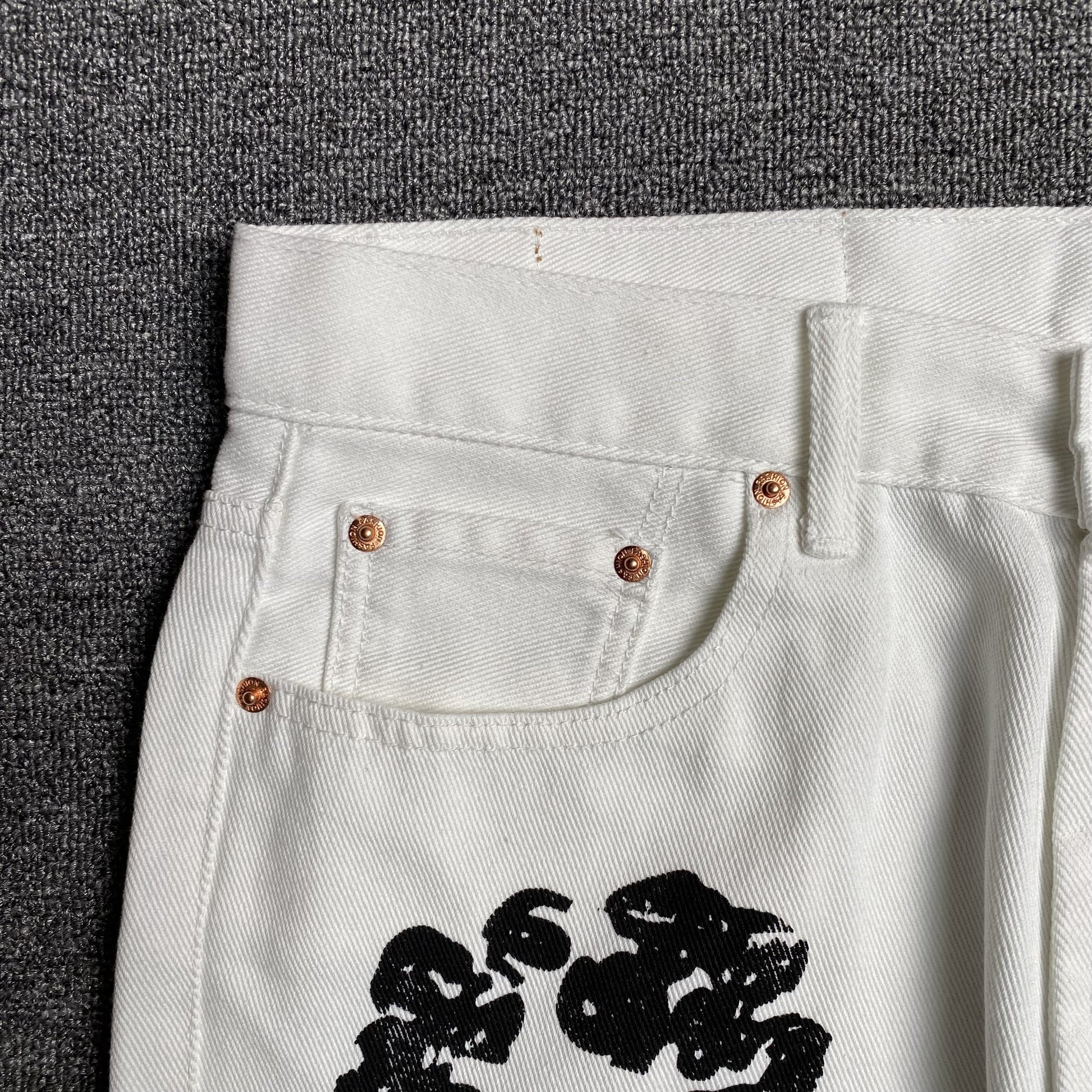 DENIM TEARS x LEVI'S COTTON WREATH JEANS WHITE - Phantom Kicks