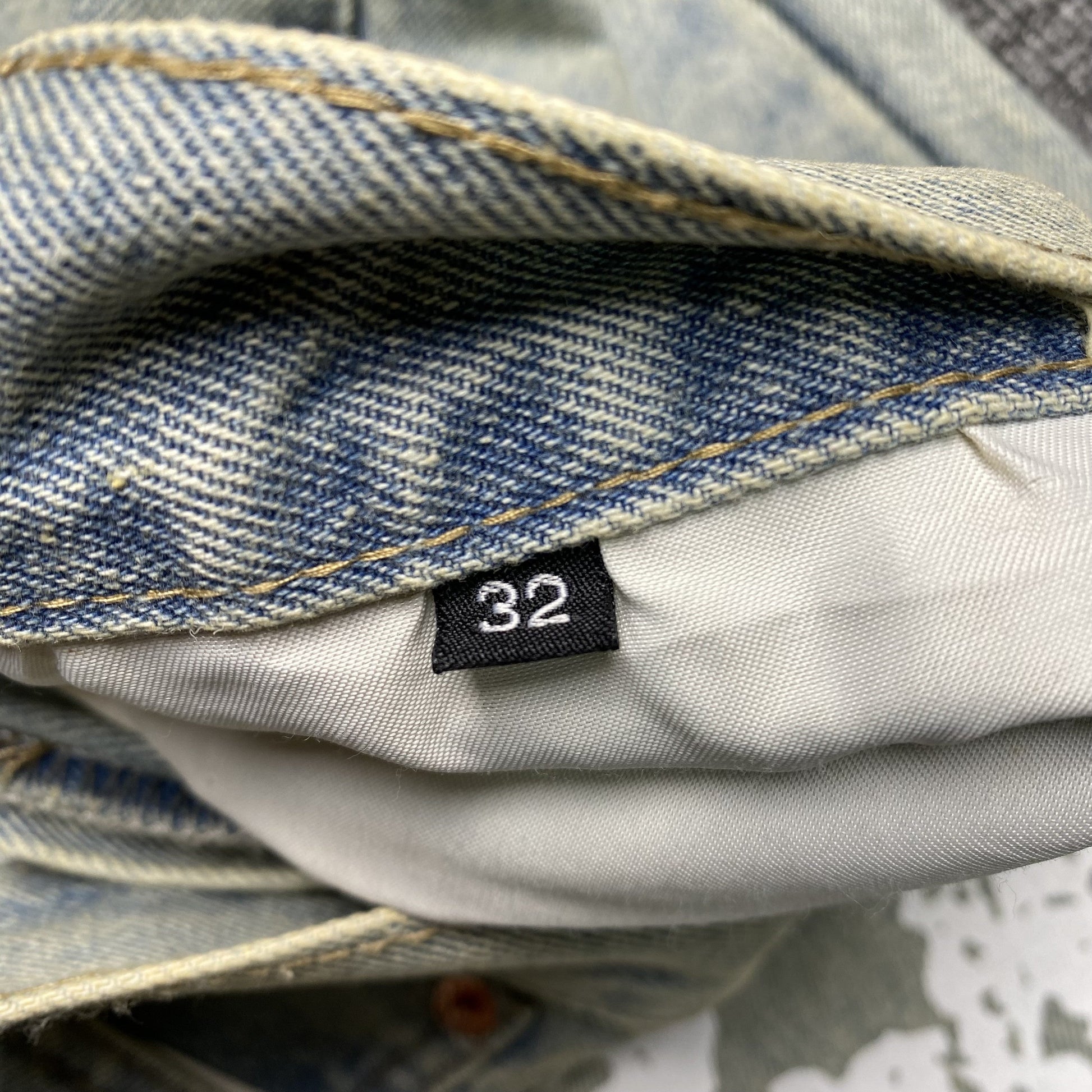 DENIM TEARS x LEVI'S DIRTY WASH WREATH JEANS LIGHT WASH - Phantom Kicks