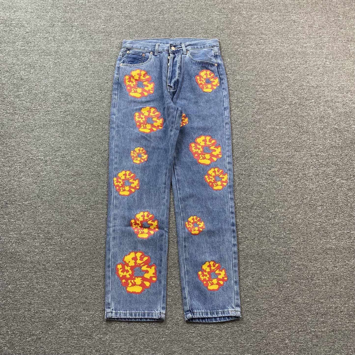 DENIM TEARS x OFFSET JEANS LIGHT WASH - Phantom Kicks