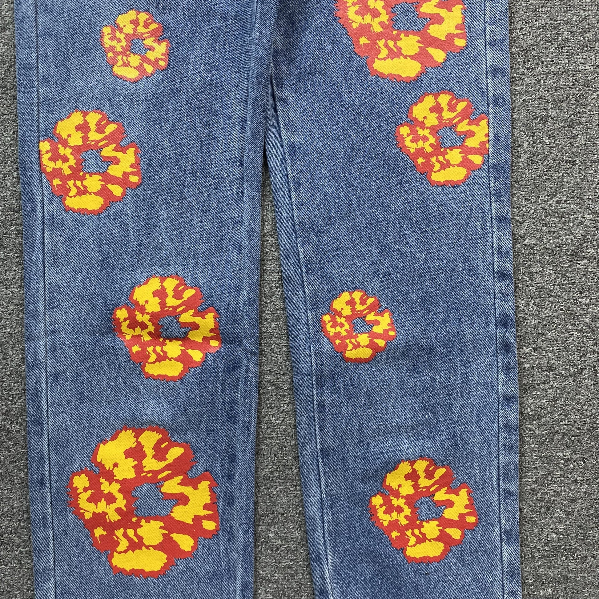 DENIM TEARS x OFFSET JEANS LIGHT WASH - Phantom Kicks