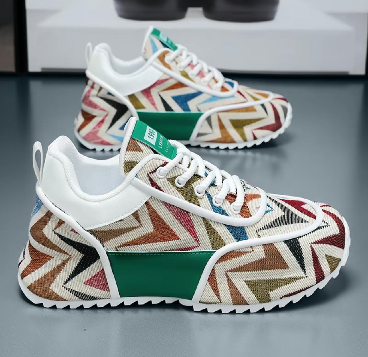 Men's fashionable running shoes are breathable, lightweight, comfortable, thick soled, elastic, casual sports shoes, wear-resistant, anti slip, strong traction, trendy basketball shoes - Phantom Kicks