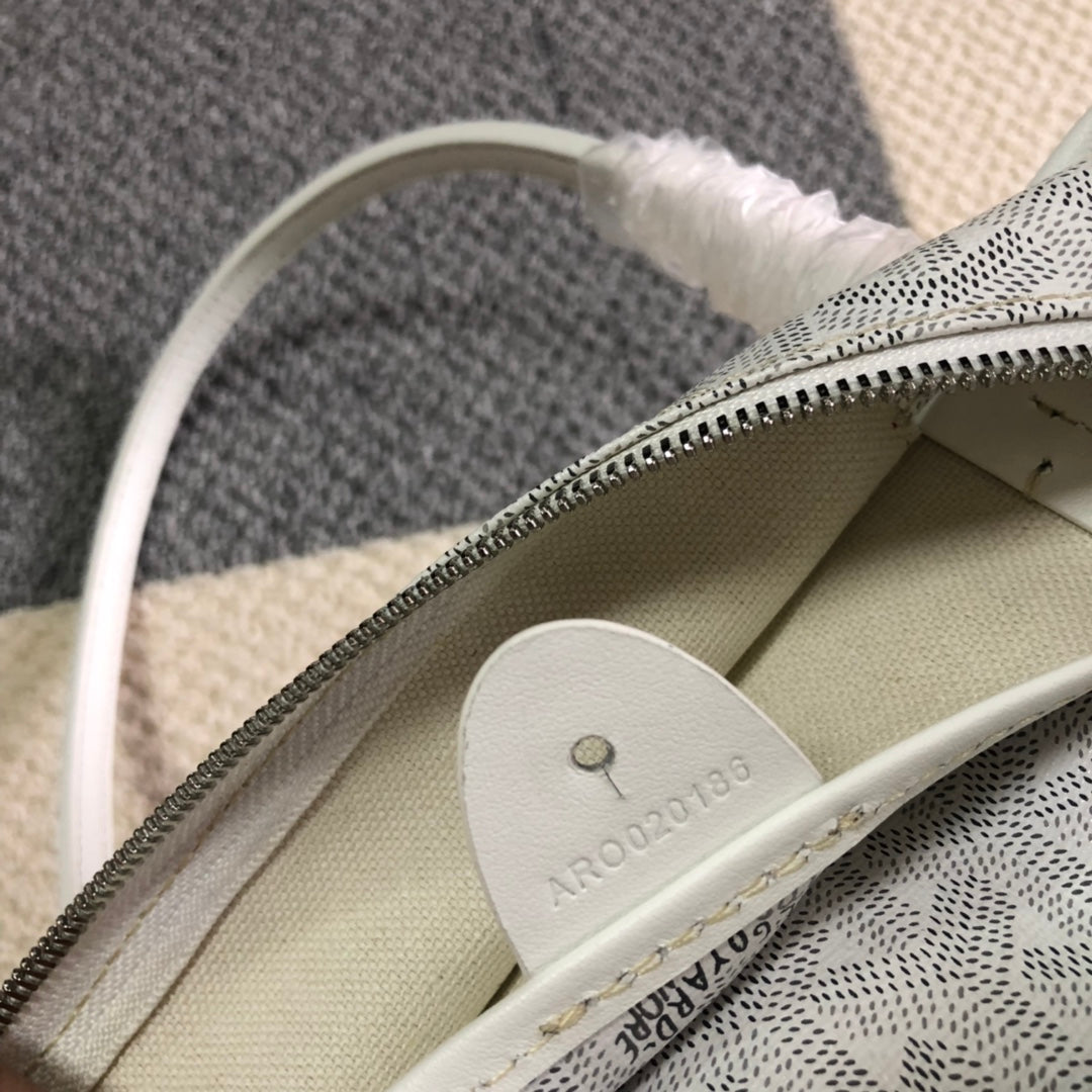 GOYARD ARTOIS PM TOTE BAG WHITE - Phantom Kicks