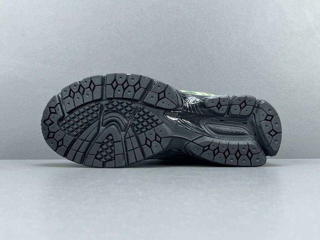 JJJJOUND x NEW BALANCE 2002R GORE-TEX PINE - Phantom Kicks