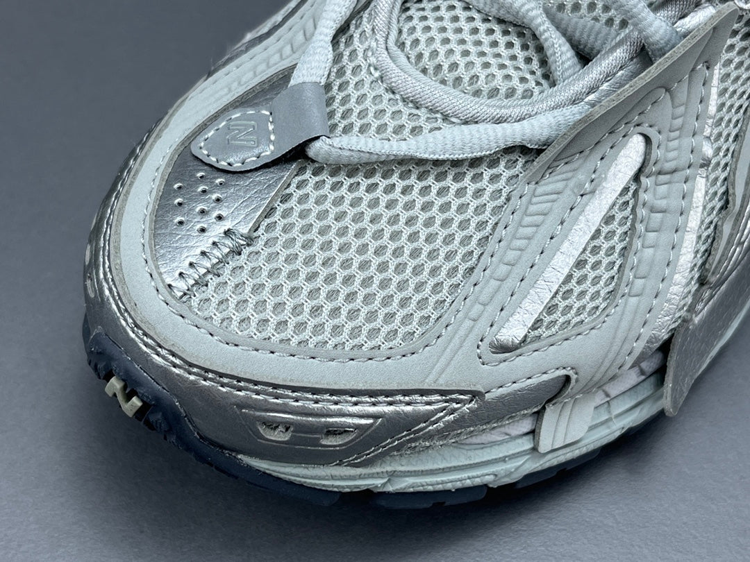 NEW BALANCE 1906A x CONCRETE SILVER - Phantom Kicks
