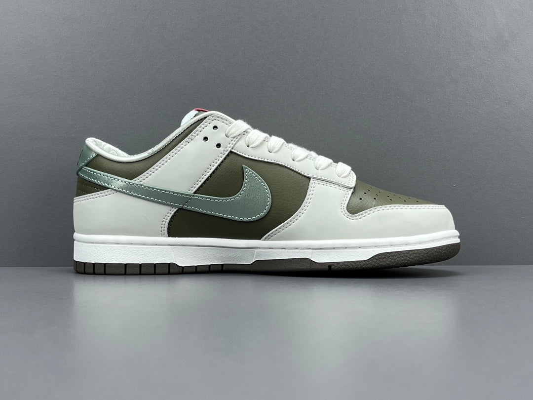 NIKE DUNK LOW x YEAR OF THE SNAKE - Phantom Kicks