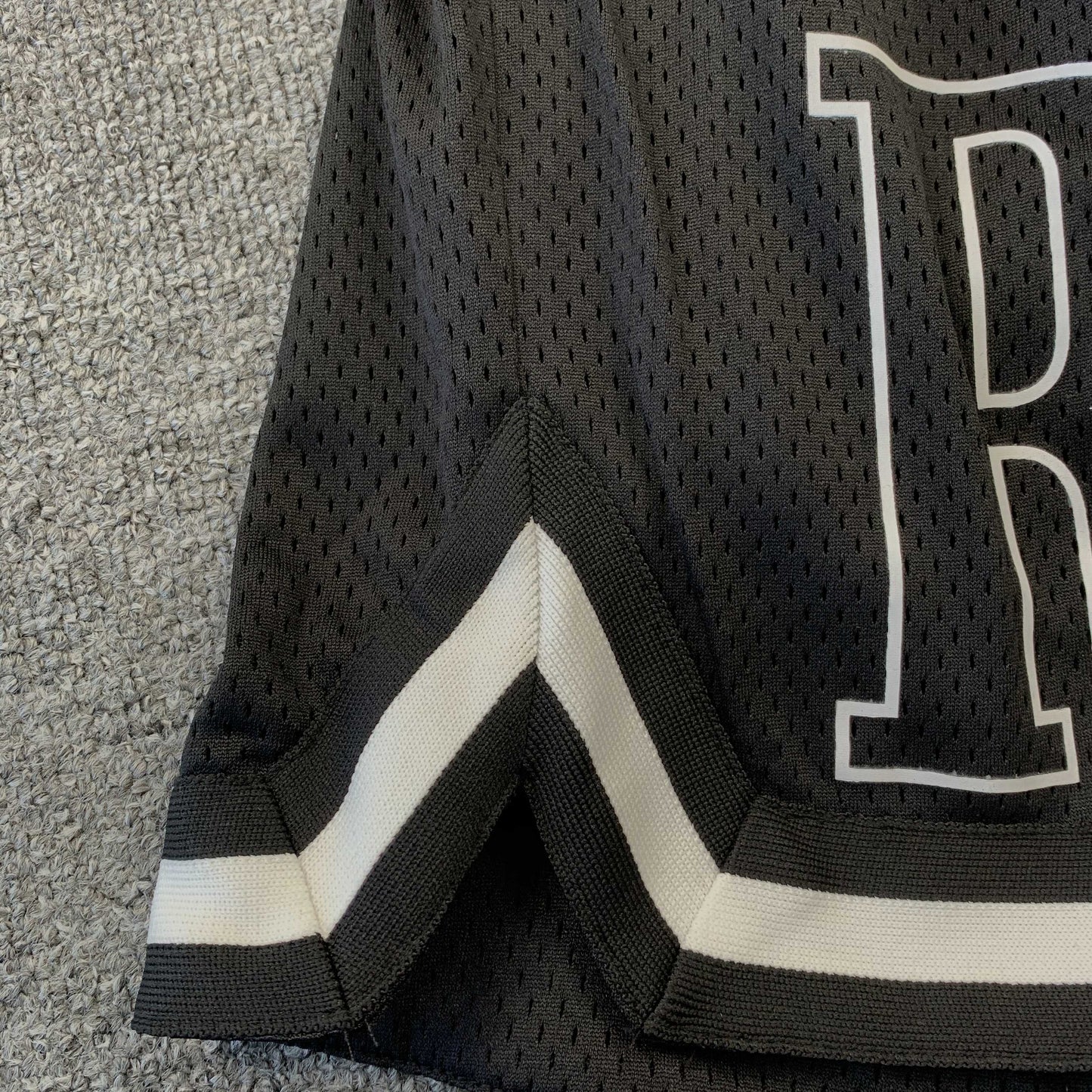 RHUDE COURT LOGO SHORTS BLACK/WHITE - Phantom Kicks